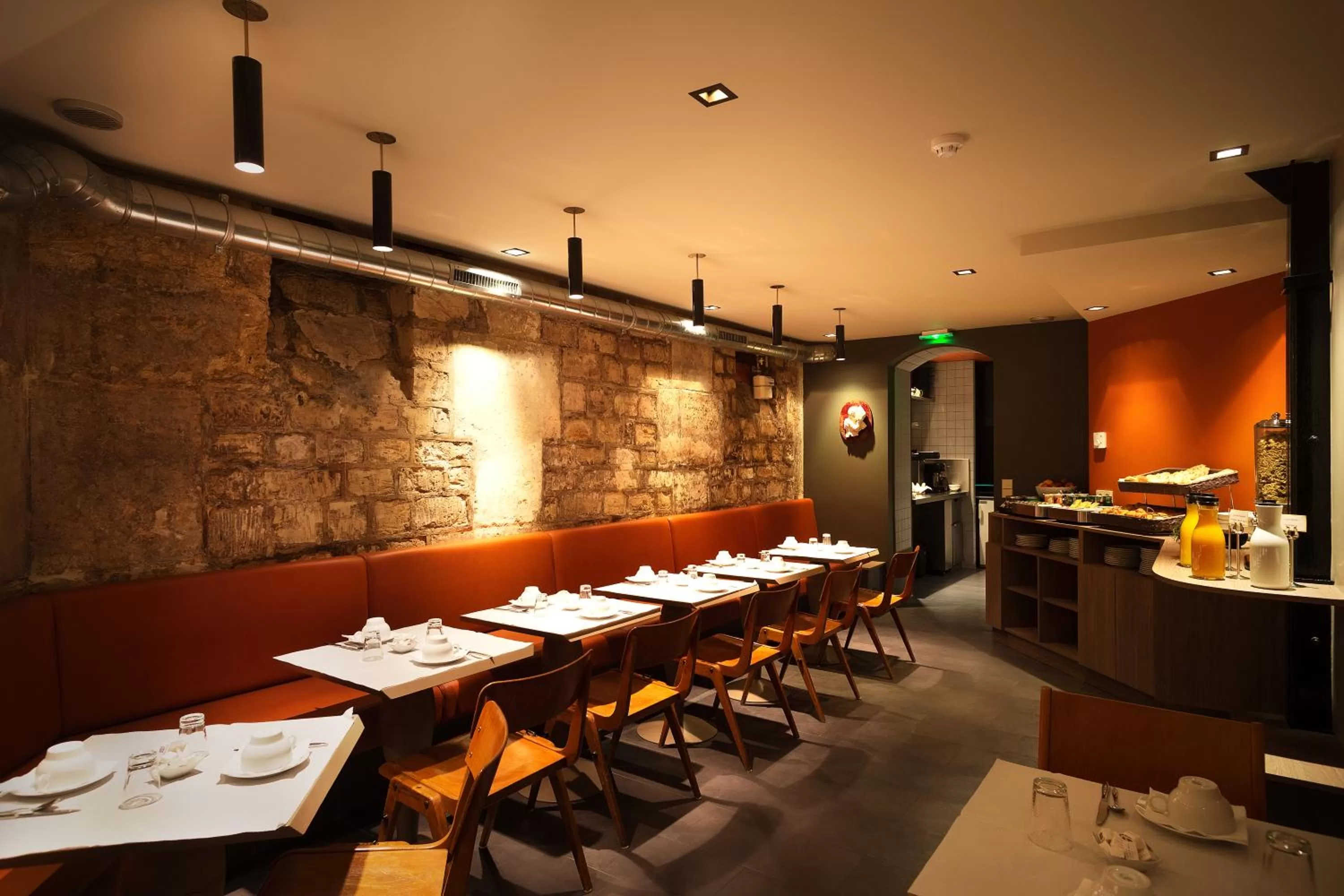 Breakfast in Chateaudun Opéra