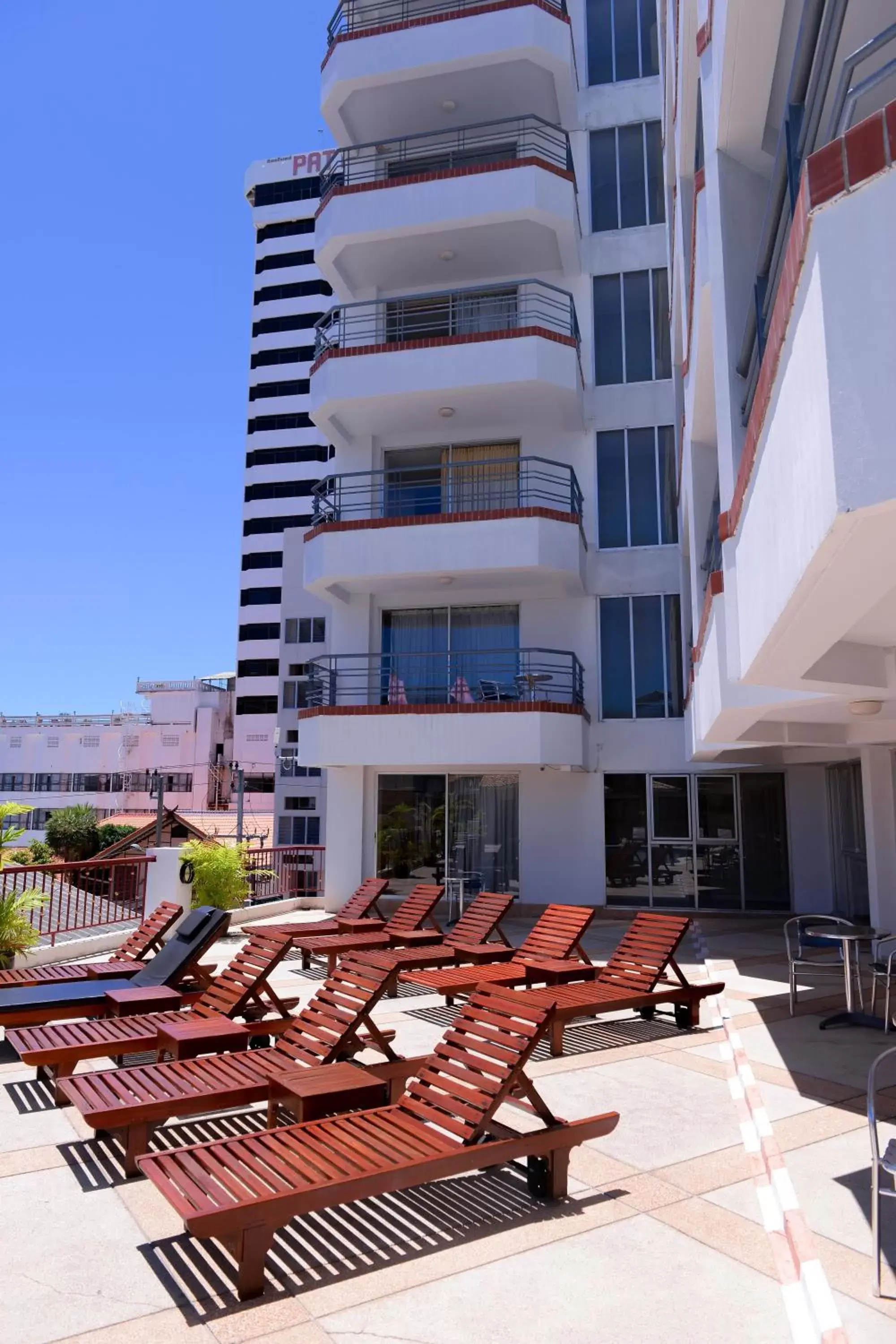 Patio, Property Building in Sandy Spring Hotel