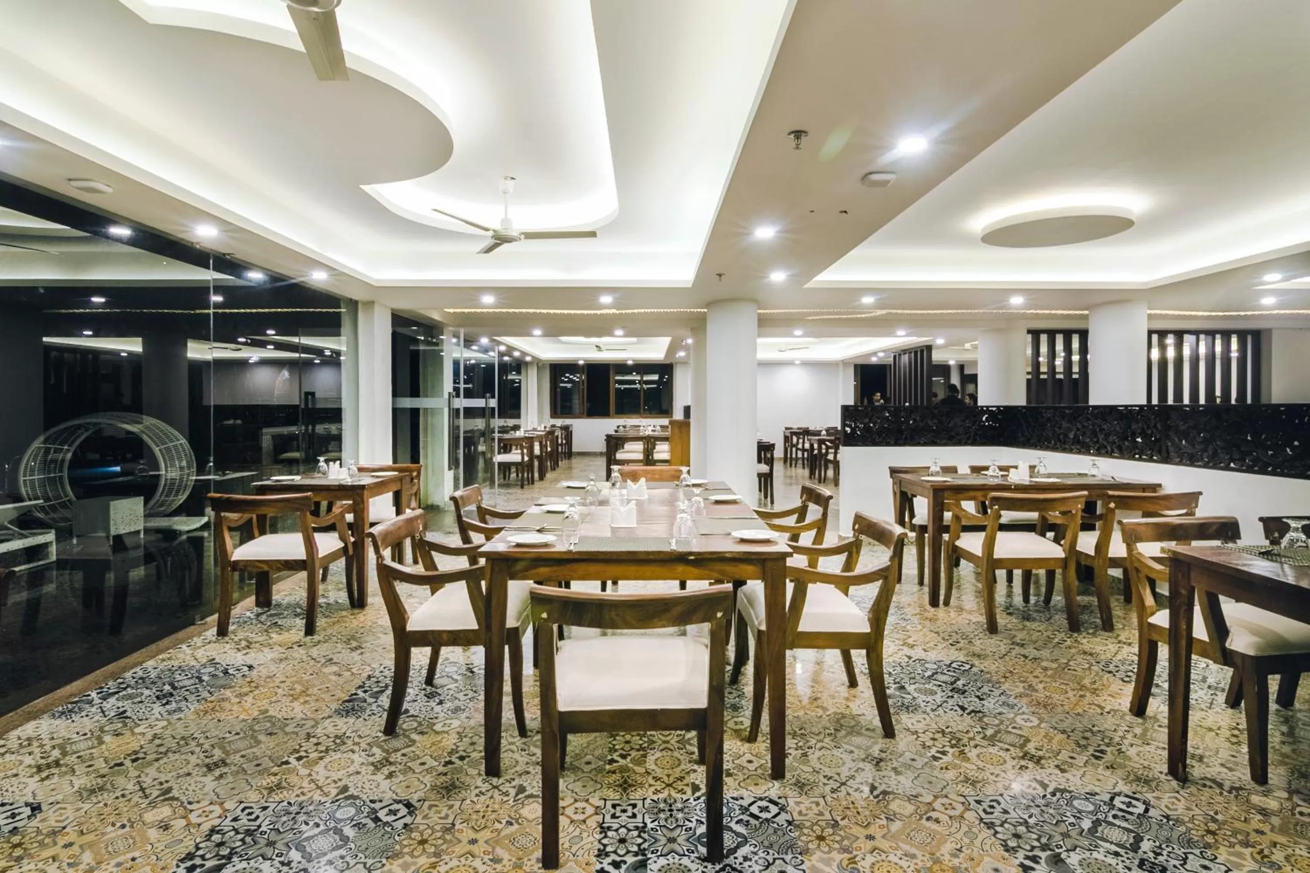 Restaurant/places to eat in Elixir Hills Suites Resort and Spa