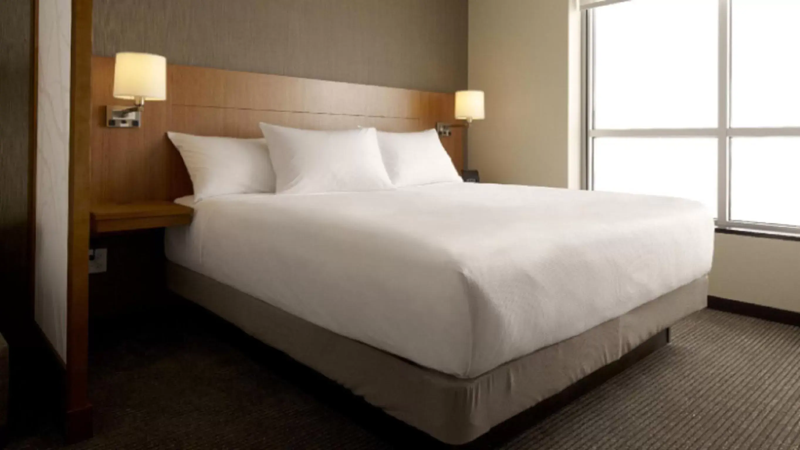 Bed in Hyatt Place San Jose Airport