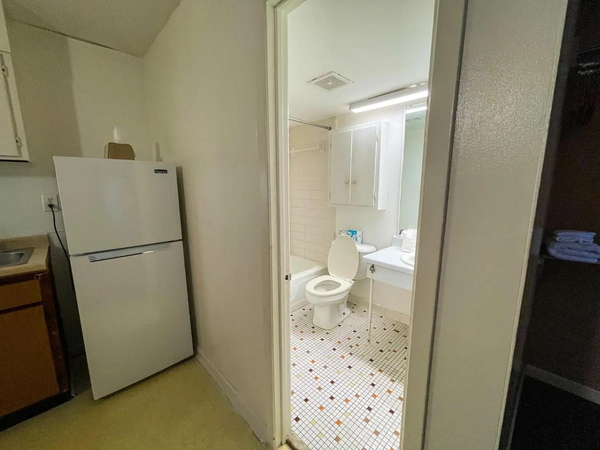 Bathroom in Oceanfront Viking Motel