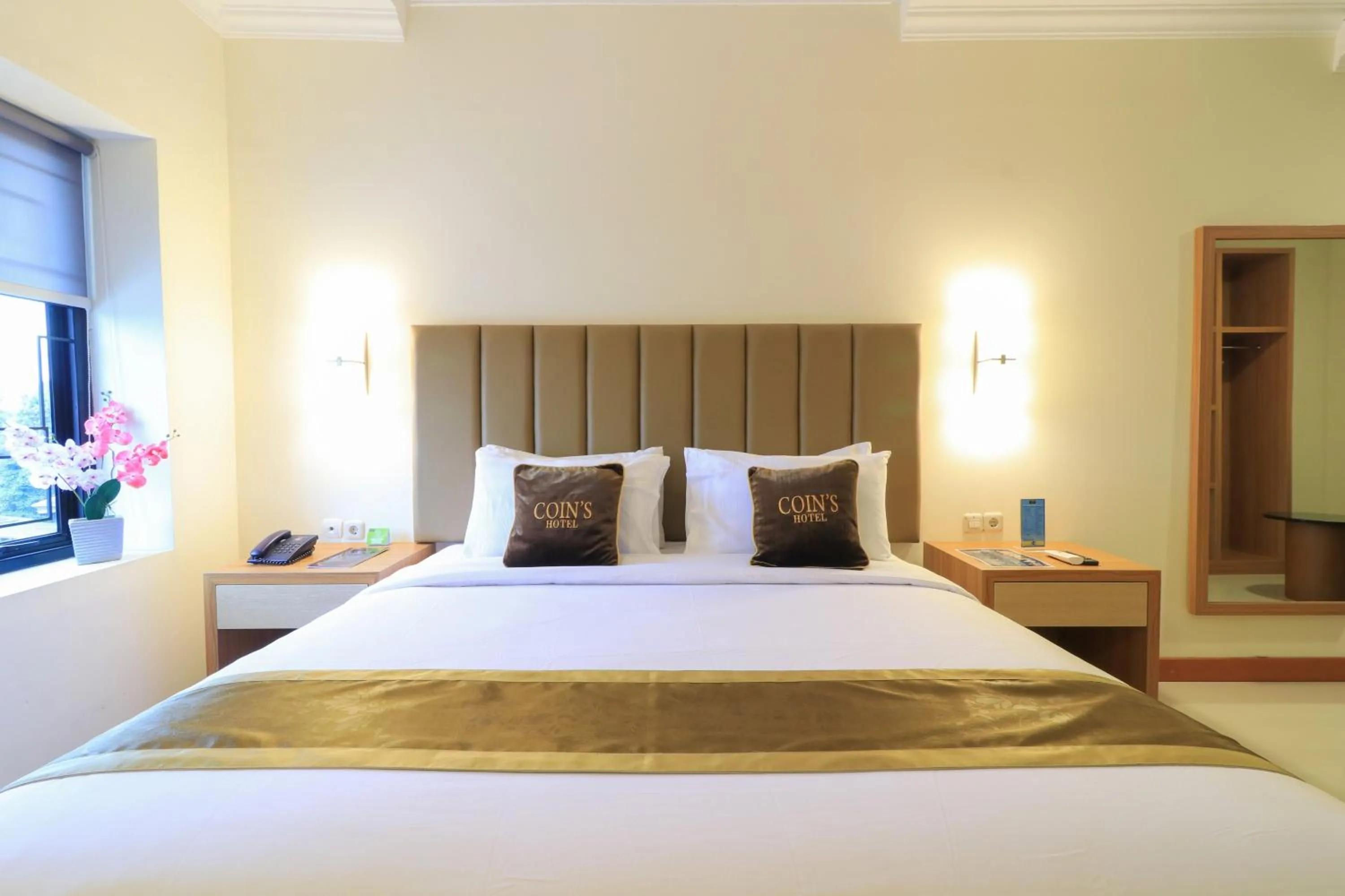 Bedroom, Bed in Coins Hotel Jakarta