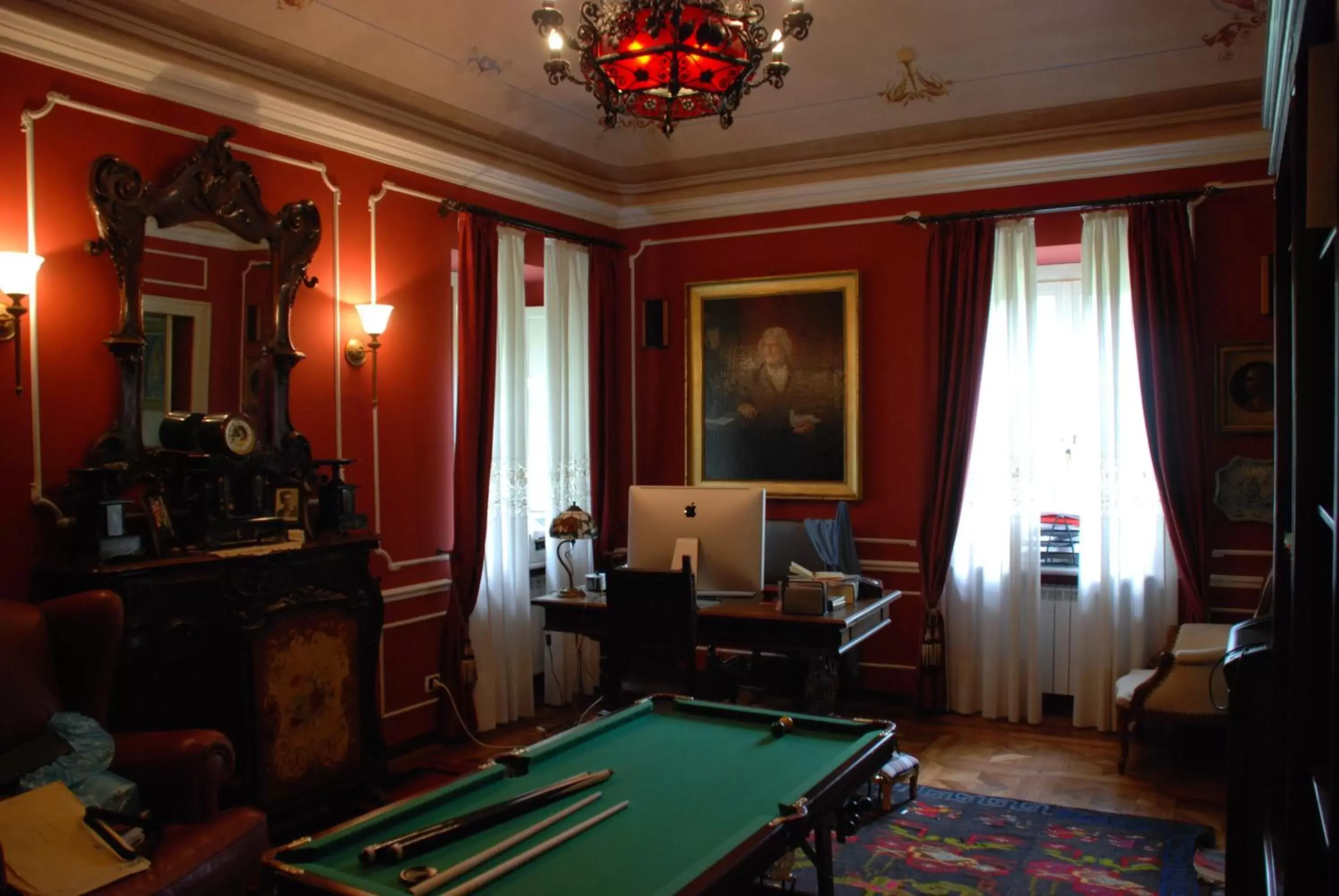 Library, Billiards in Villa Mirano Bed & Breakfast