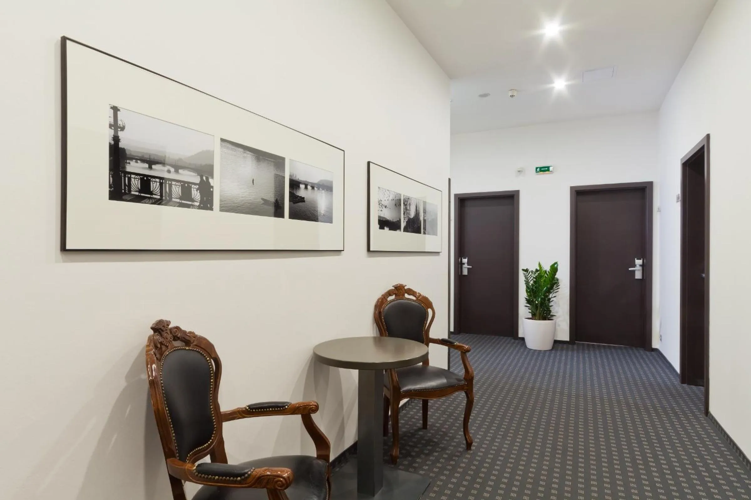 Decorative detail in Prague Inn