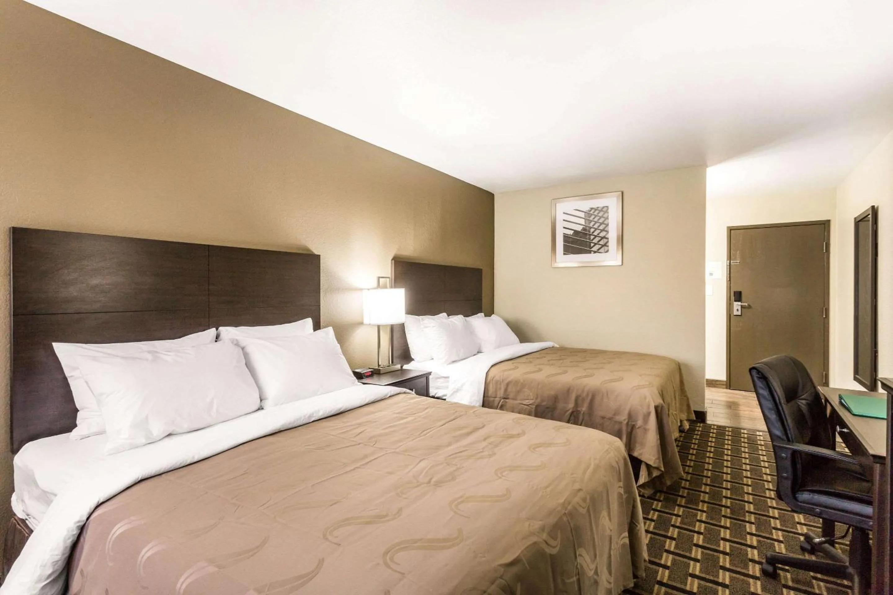 Photo of the whole room, Bed in Quality Inn Salt Lake City Downtown