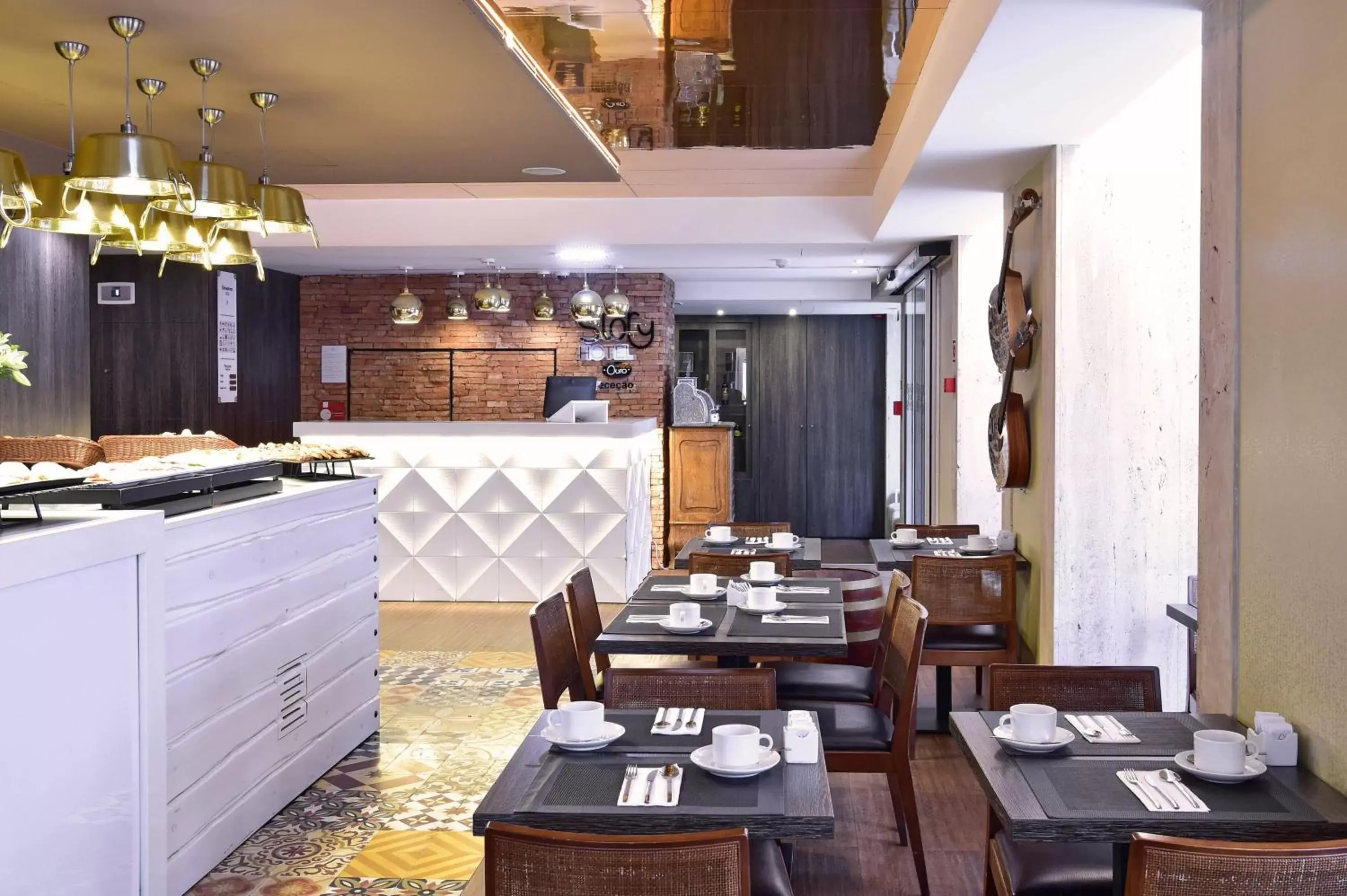 Restaurant/Places to Eat in My Story Hotel Ouro
