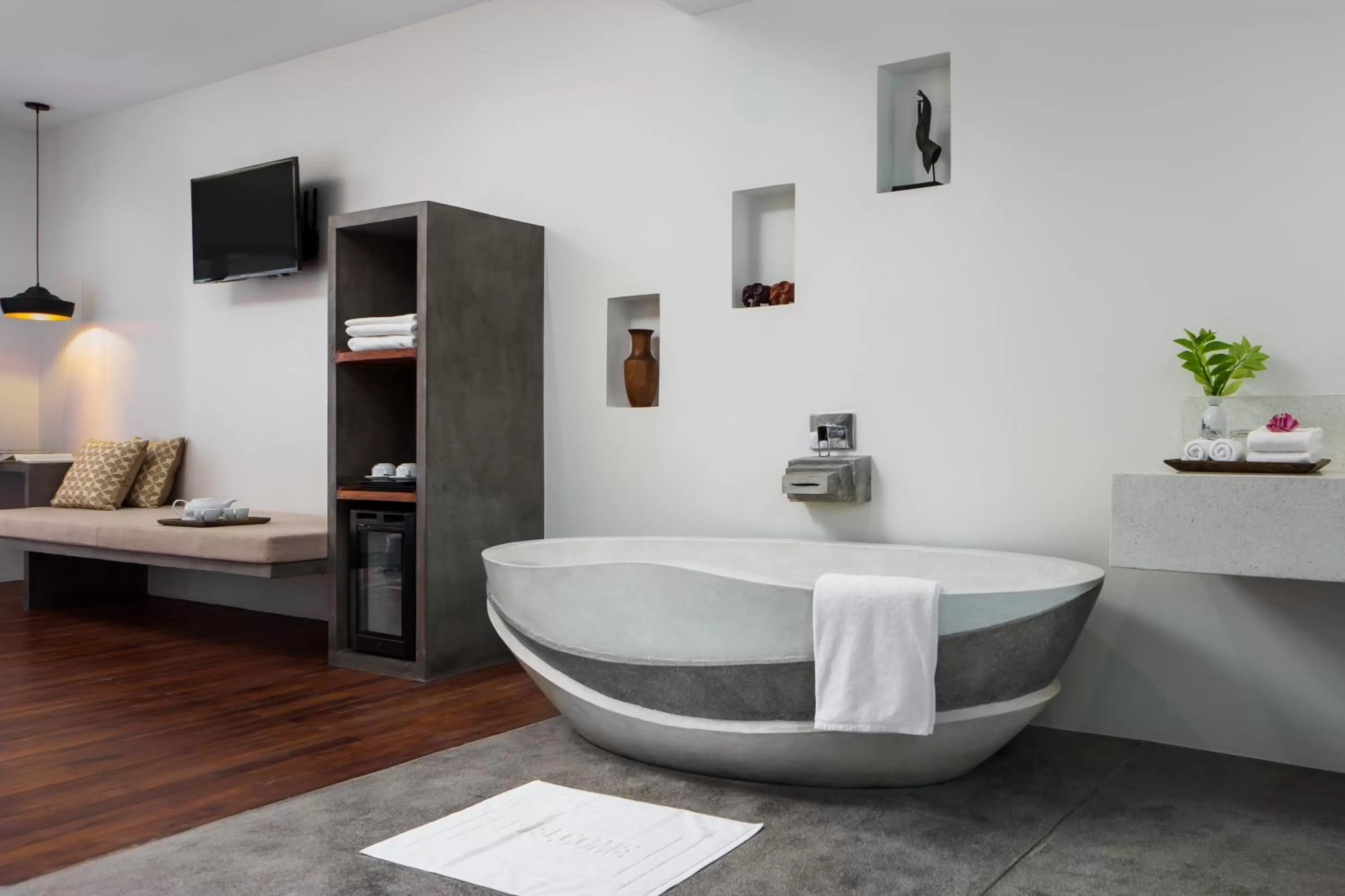 Bathroom, Bed in Siem Reap Palace Hotel & Spa