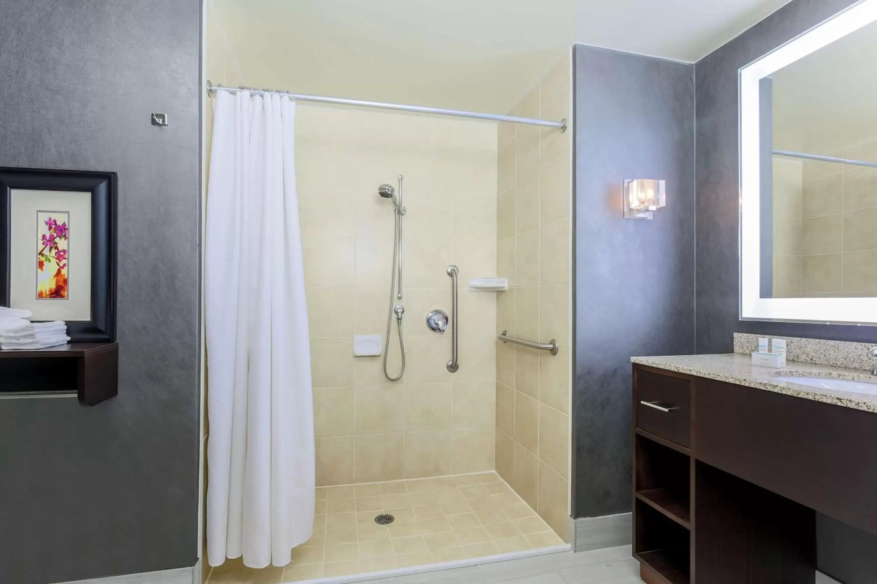 Bathroom in Homewood Suites by Hilton Long Island-Melville