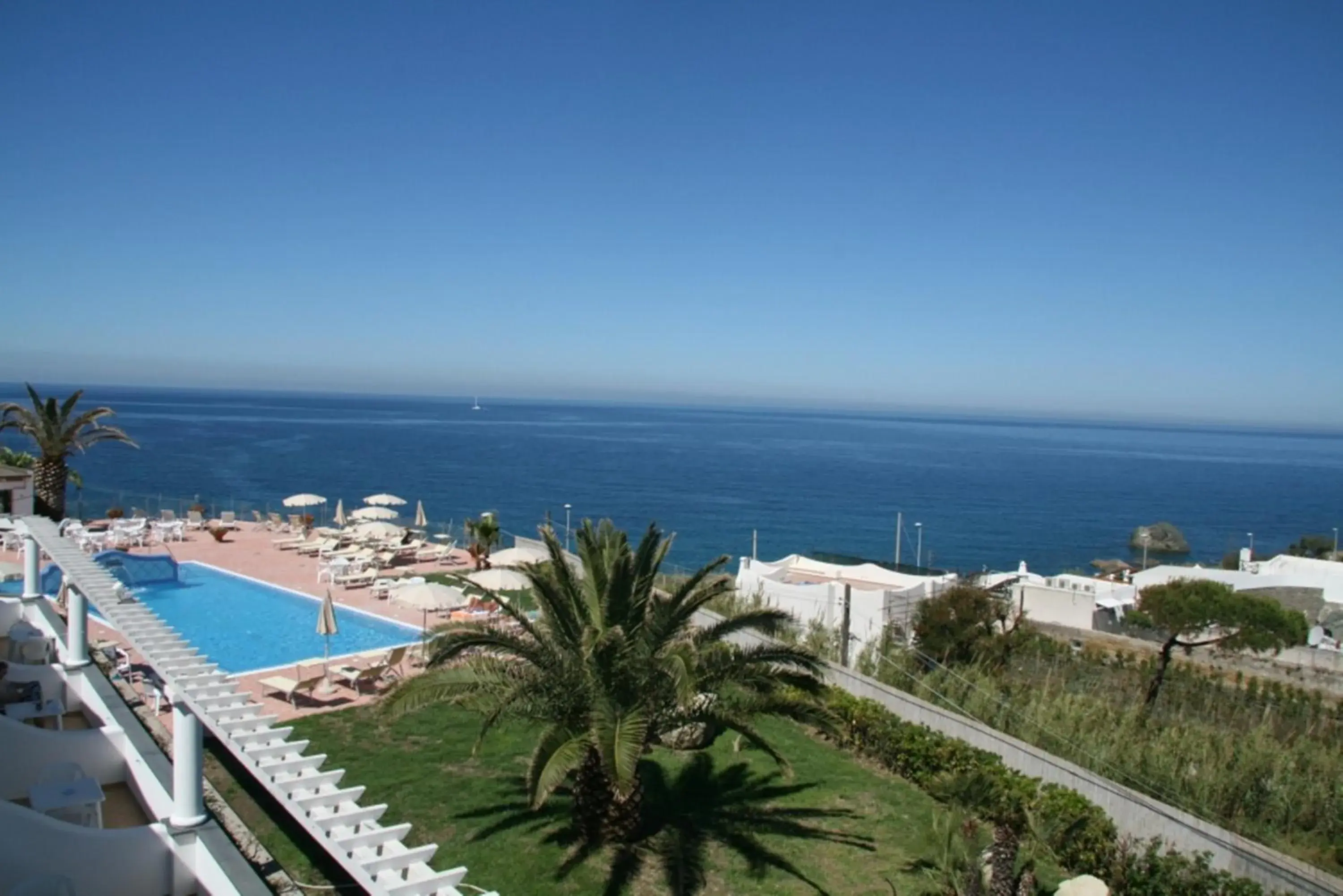 Swimming pool, Sea View in Hotel Albatros