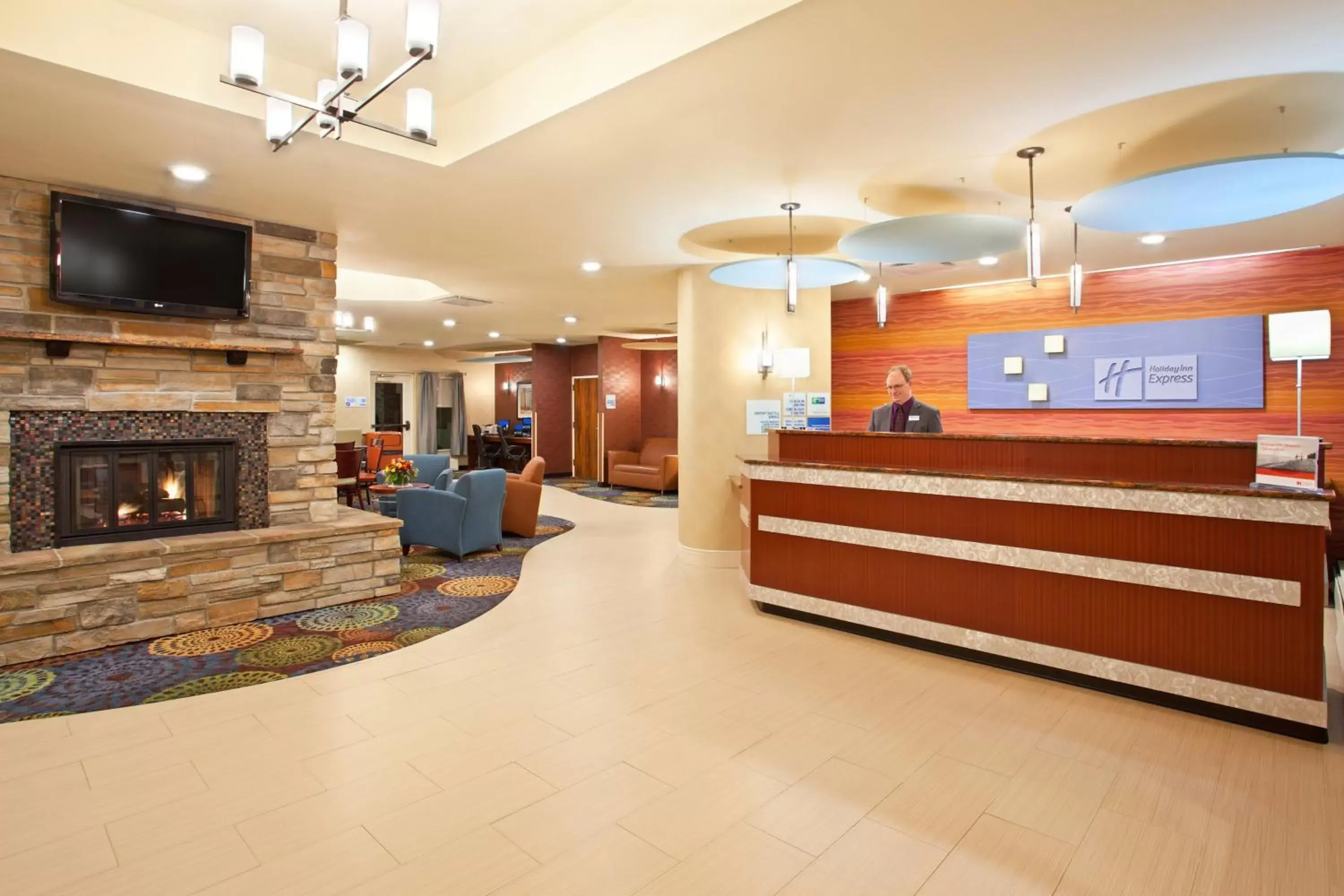 Property building, Lobby/Reception in Holiday Inn Express Hotel & Suites Pittsburgh Airport, an IHG Hotel