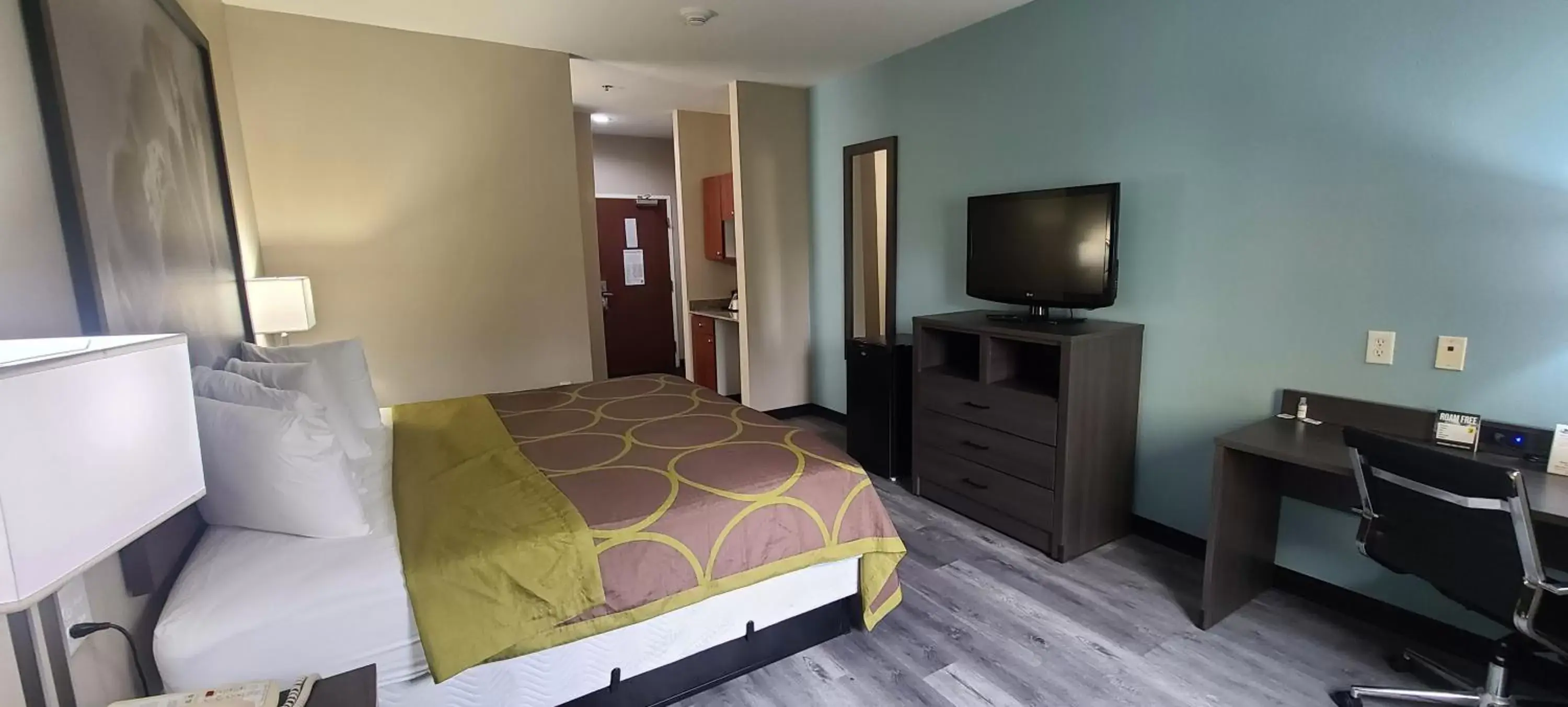 Bed in Super 8 by Wyndham Lubbock West