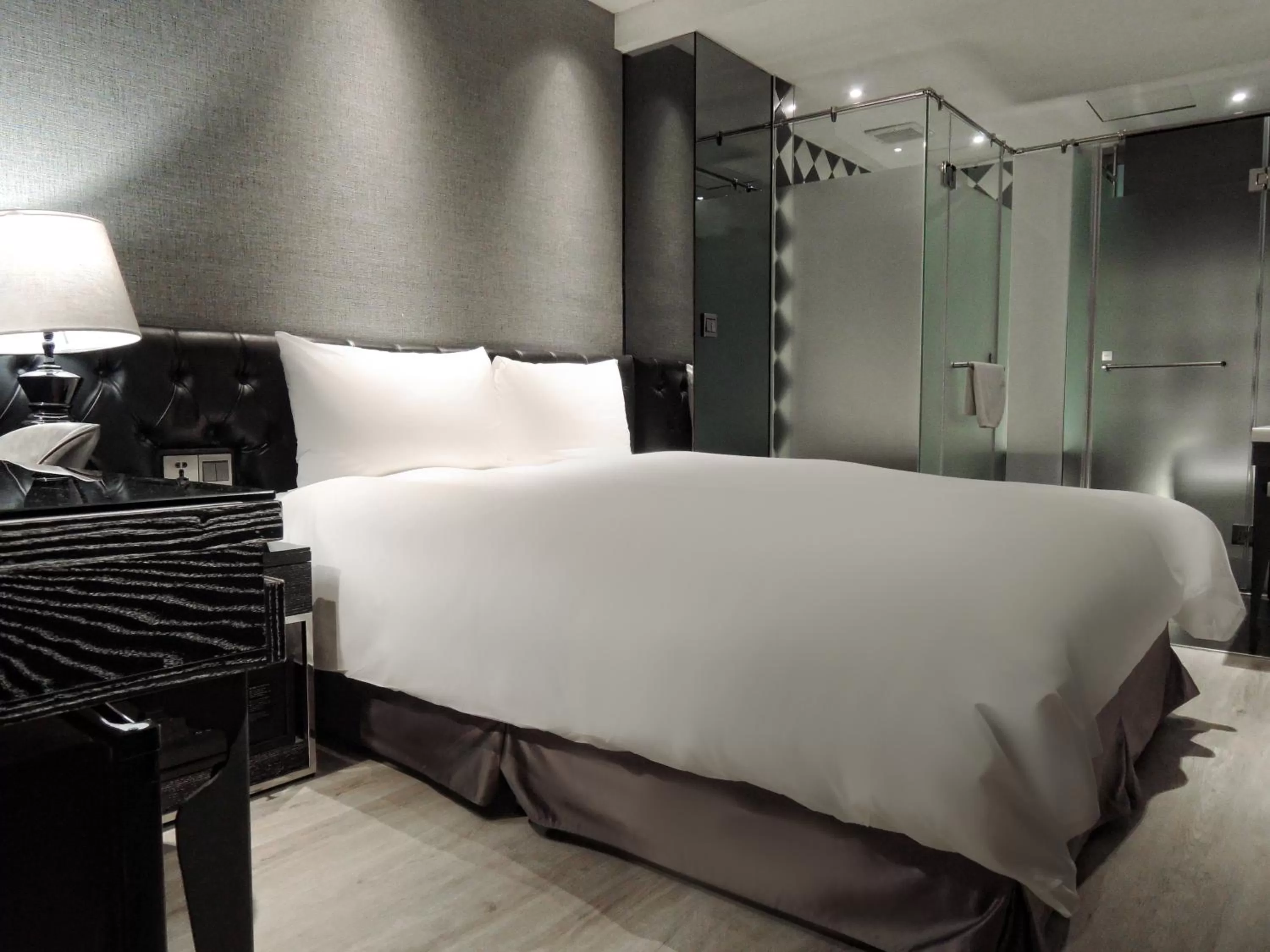 Bed in CHECK inn Taipei Main Station