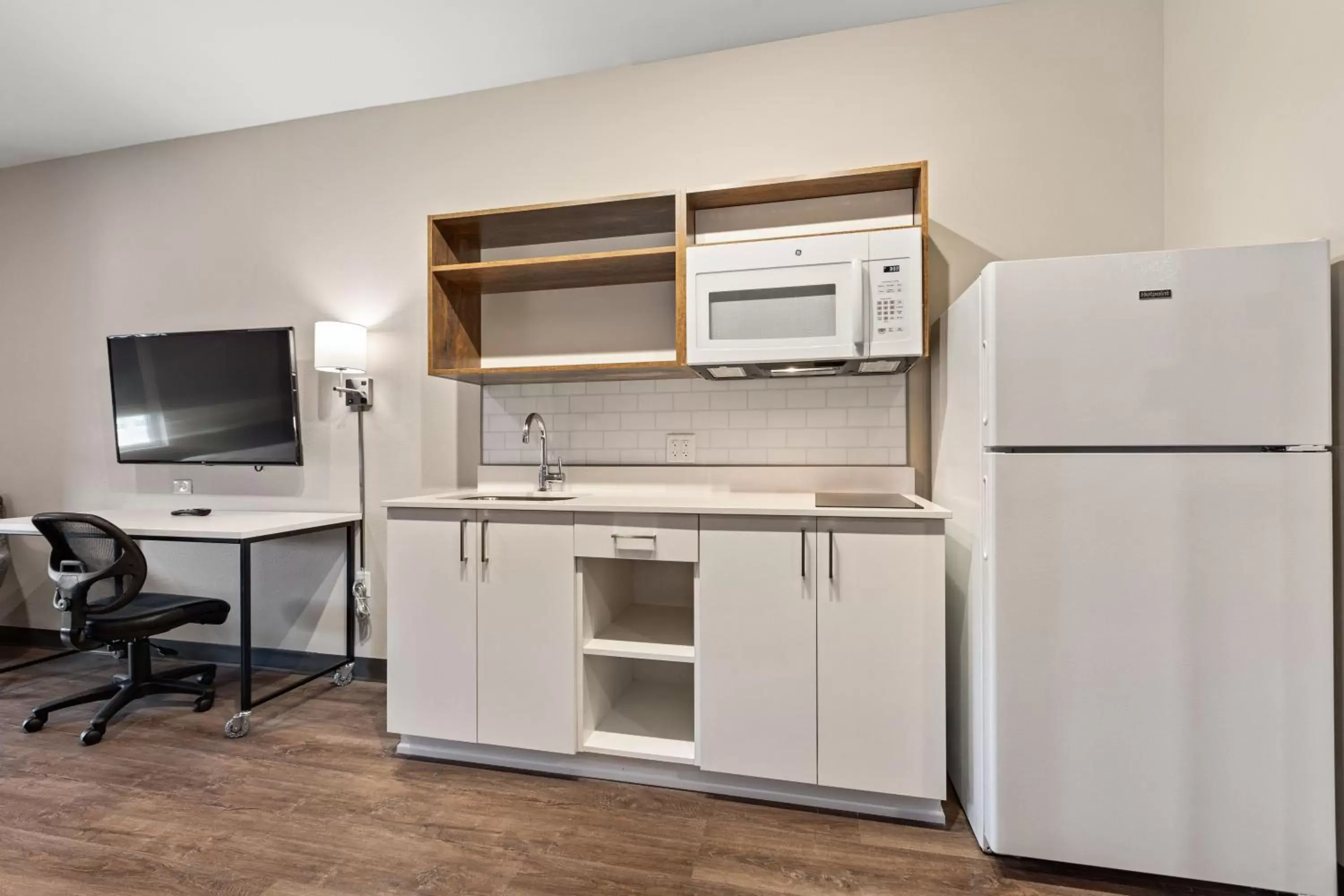 TV and multimedia, Kitchen/Kitchenette in Extended Stay America Suites - Colonial Heights - Fort Lee