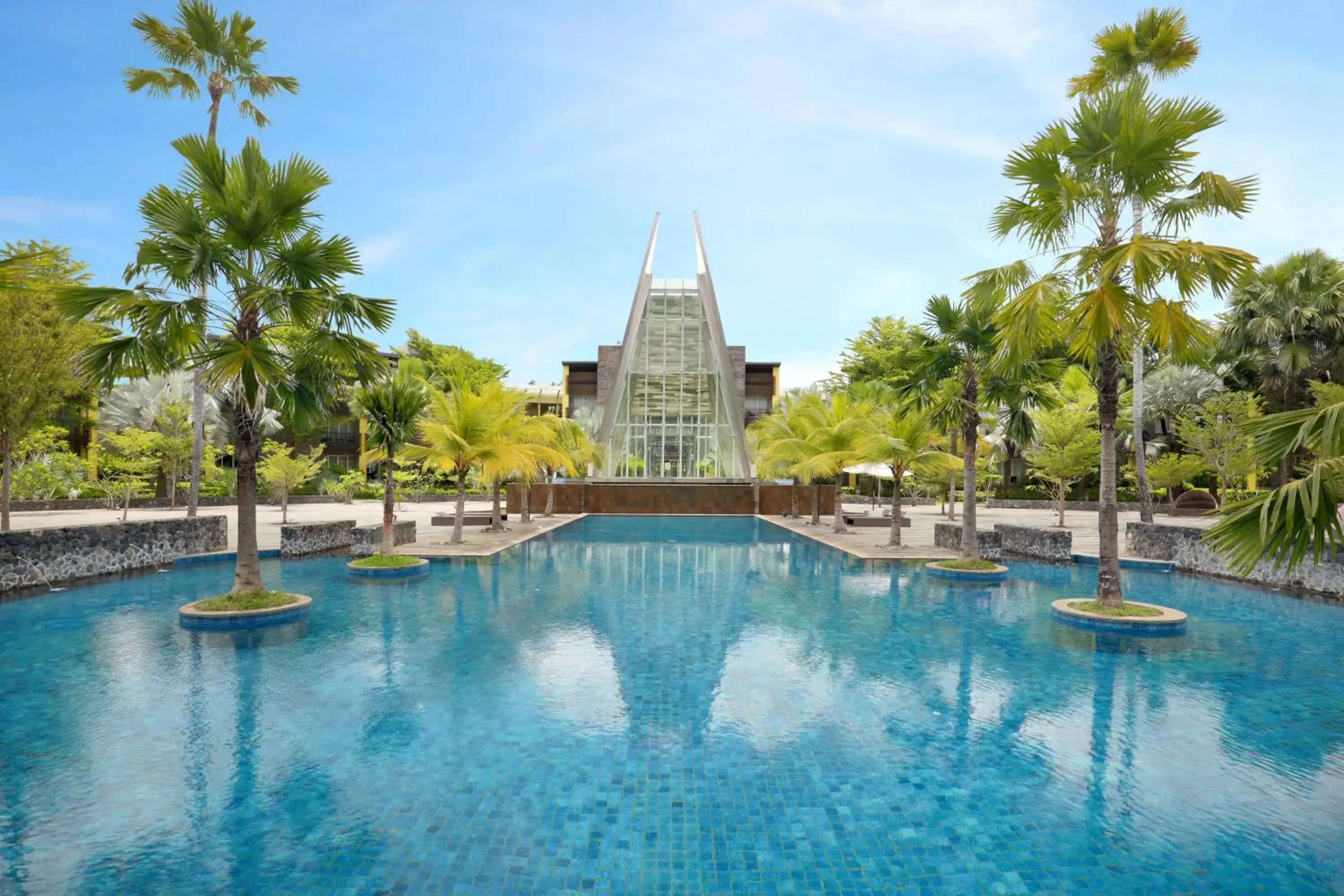 Swimming Pool in Novotel Palembang Hotel