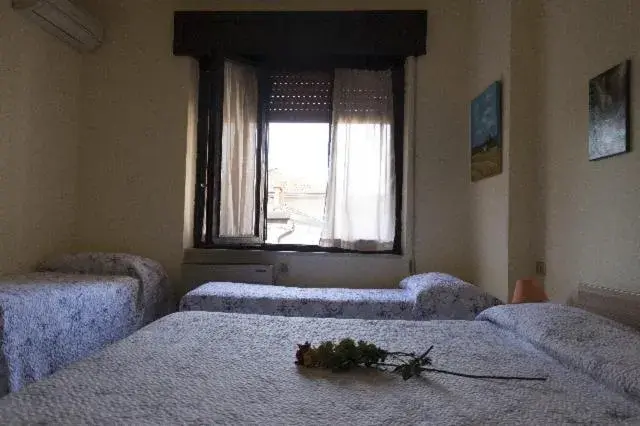 Photo of the whole room, Bed in Hotel Primavera