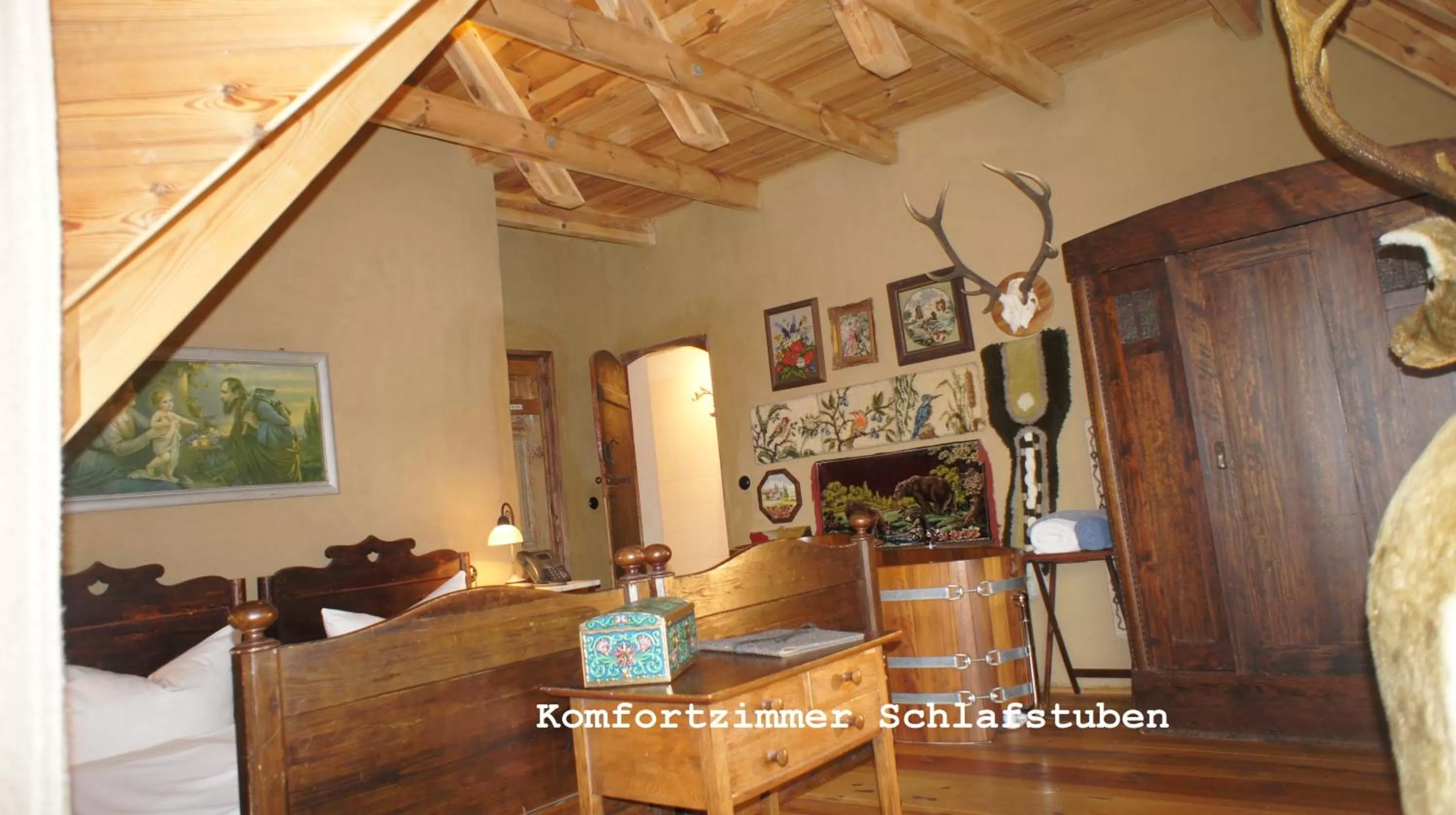 Photo of the whole room in Exempel Schlafstuben und Quartier Langer Hals