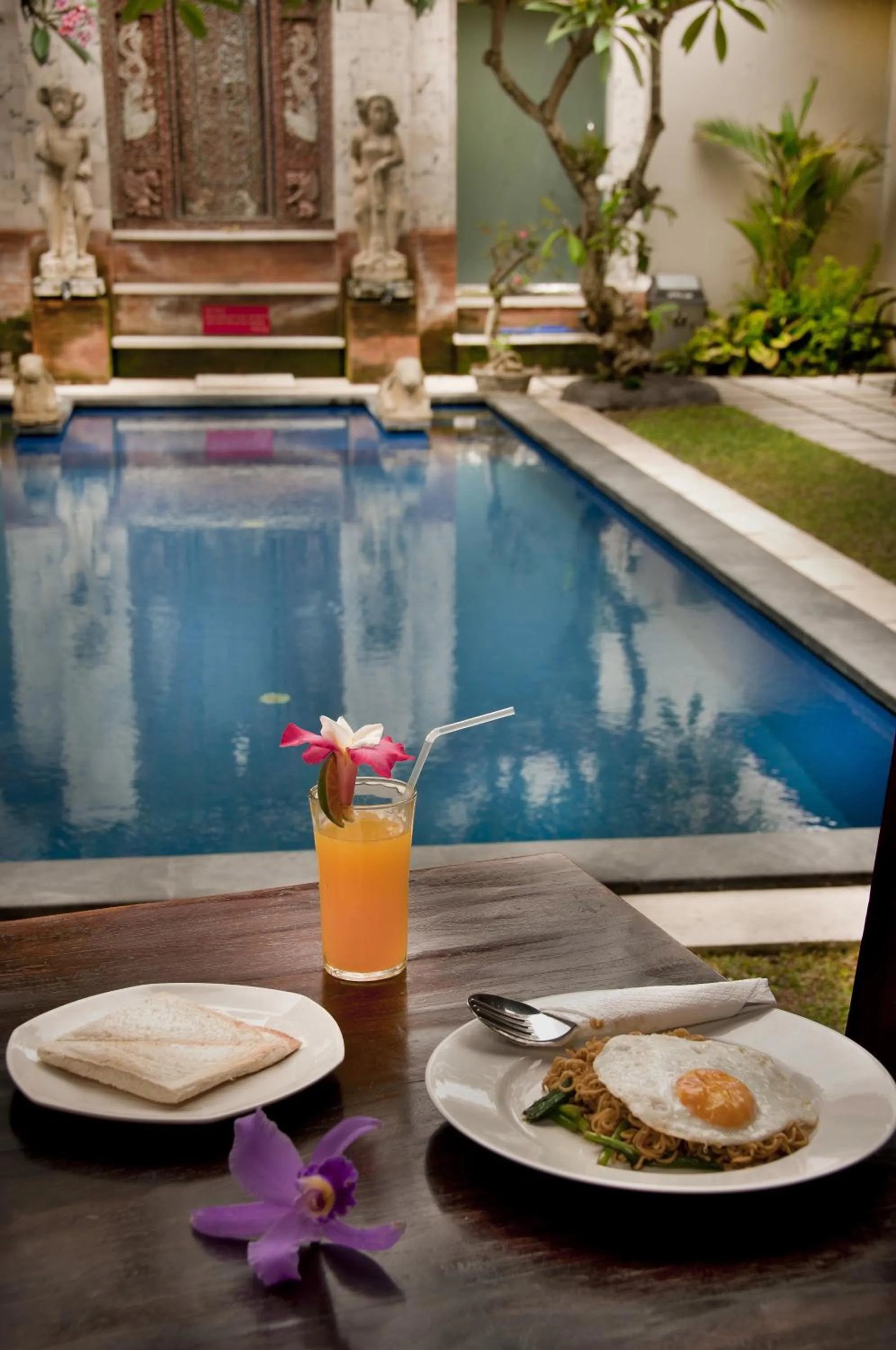 Asian breakfast in Sindhu Mertha Suite