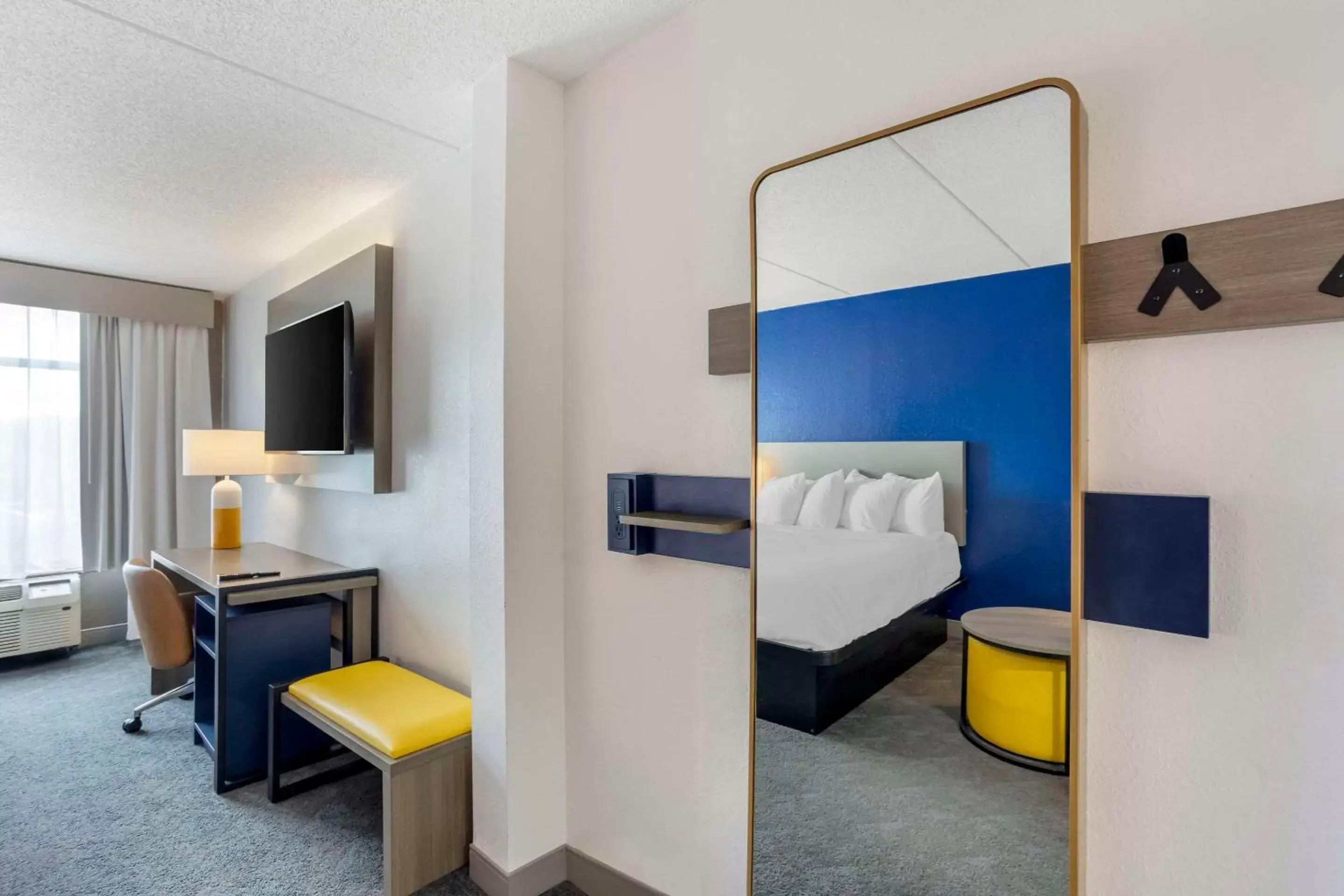 Bedroom, Bed in Comfort Inn & Suites Voorhees-Mt Laurel Bedroom, Bed in Comfort Inn & Suites Voorhees-Mt Laurel