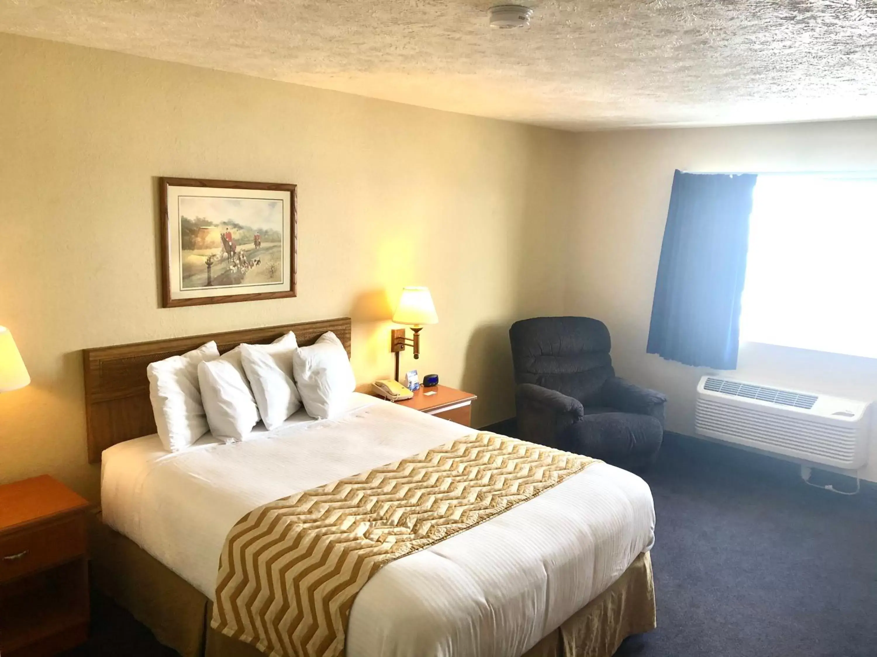 Bed in Travelodge by Wyndham Grand Island