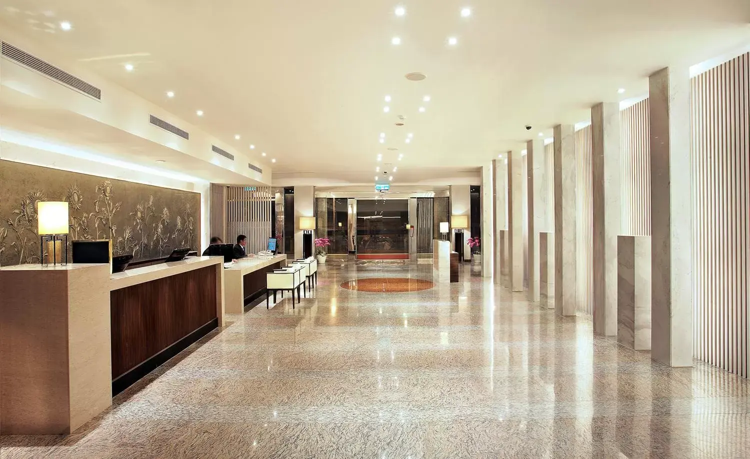 Facade/entrance, Lobby/Reception in SOL Hotel