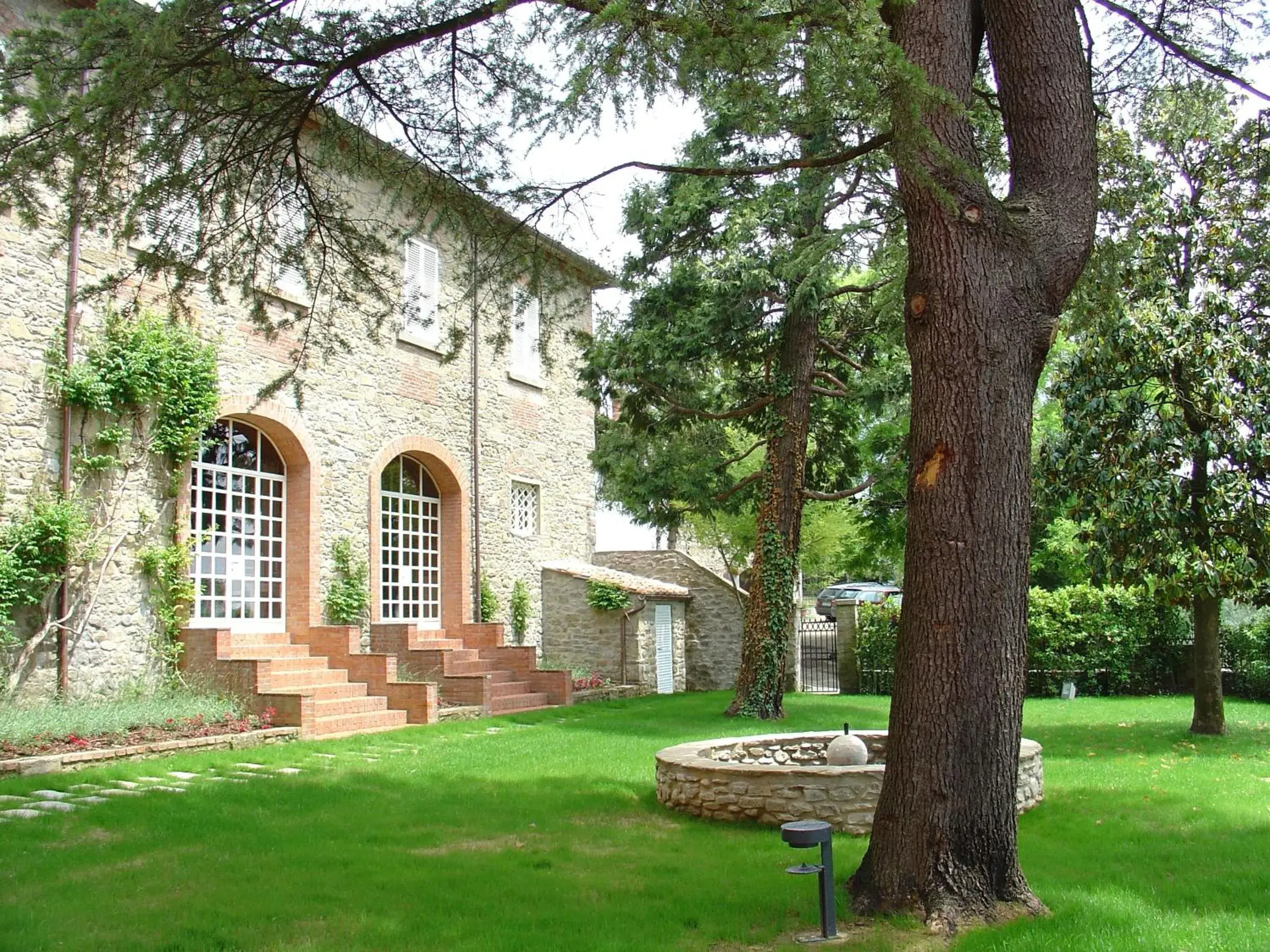 Facade/entrance, Garden in Villa Cassia di Baccano