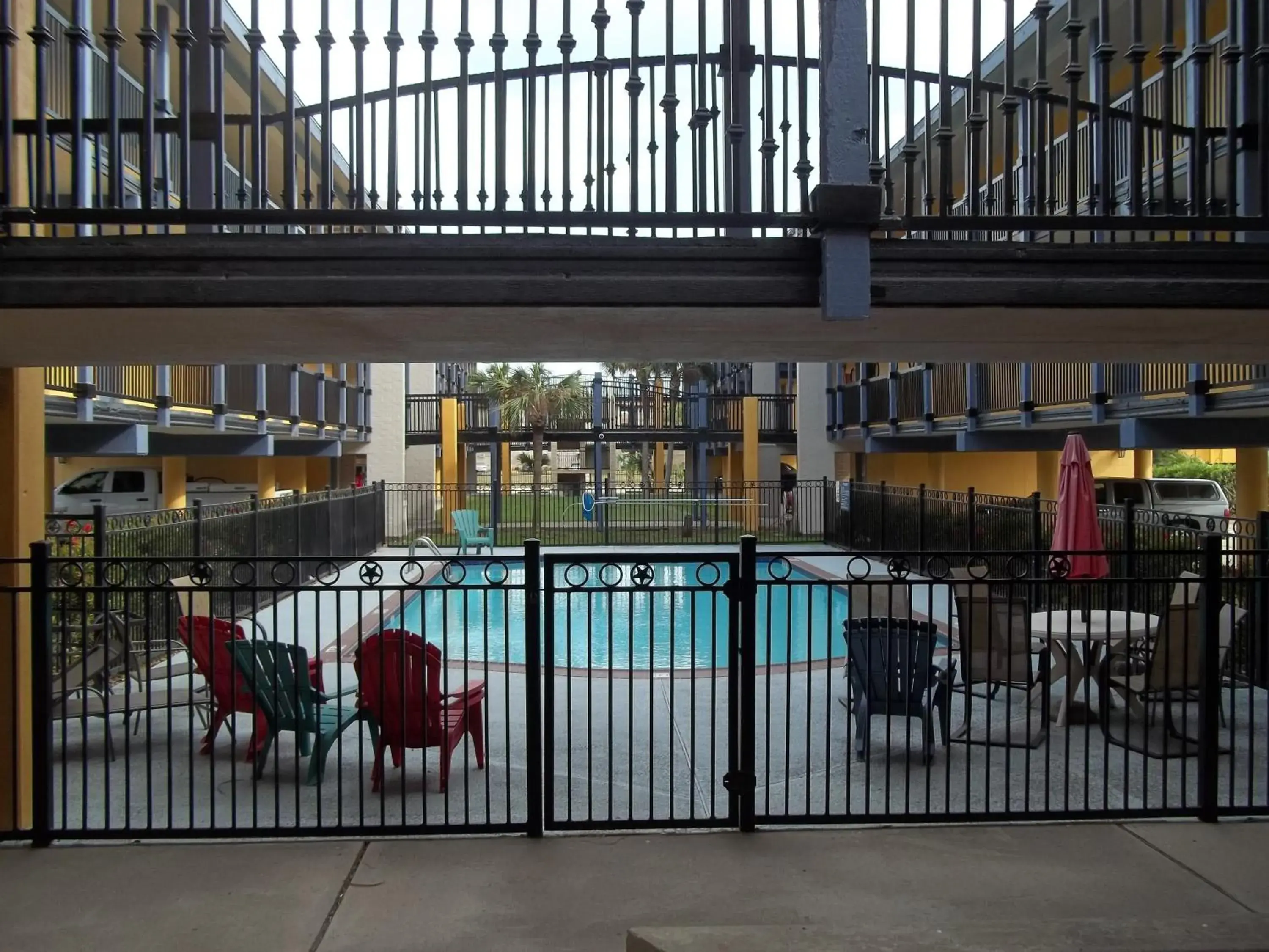 Swimming pool, Pool View in Scottish Inns Galveston