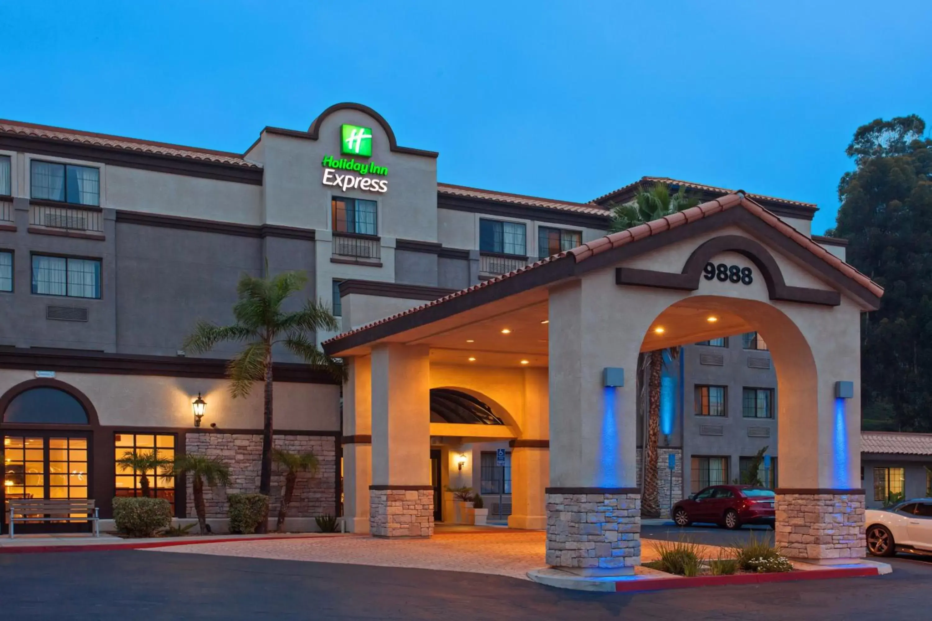 Property Building in Holiday Inn Express Mira Mesa San Diego, an IHG Hotel