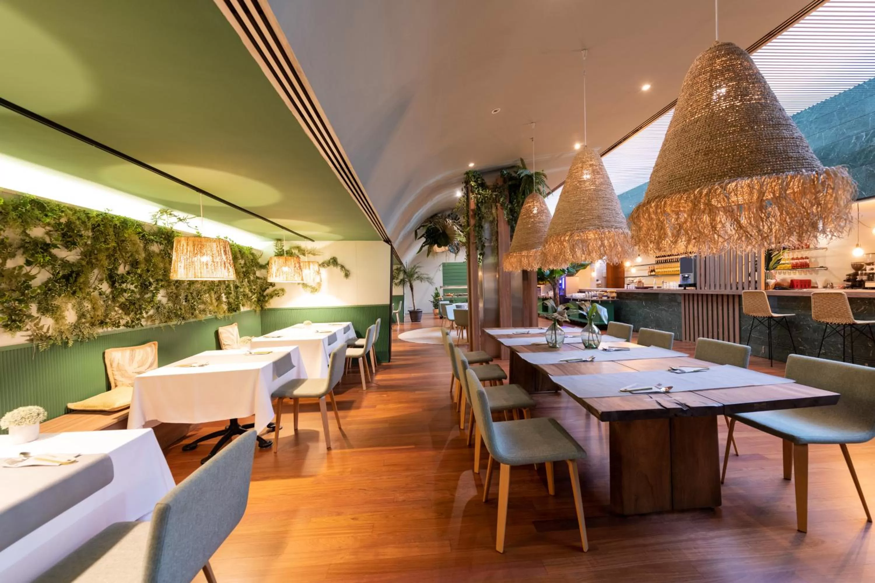 Restaurant/places to eat in Aparthotel Atenea Barcelona