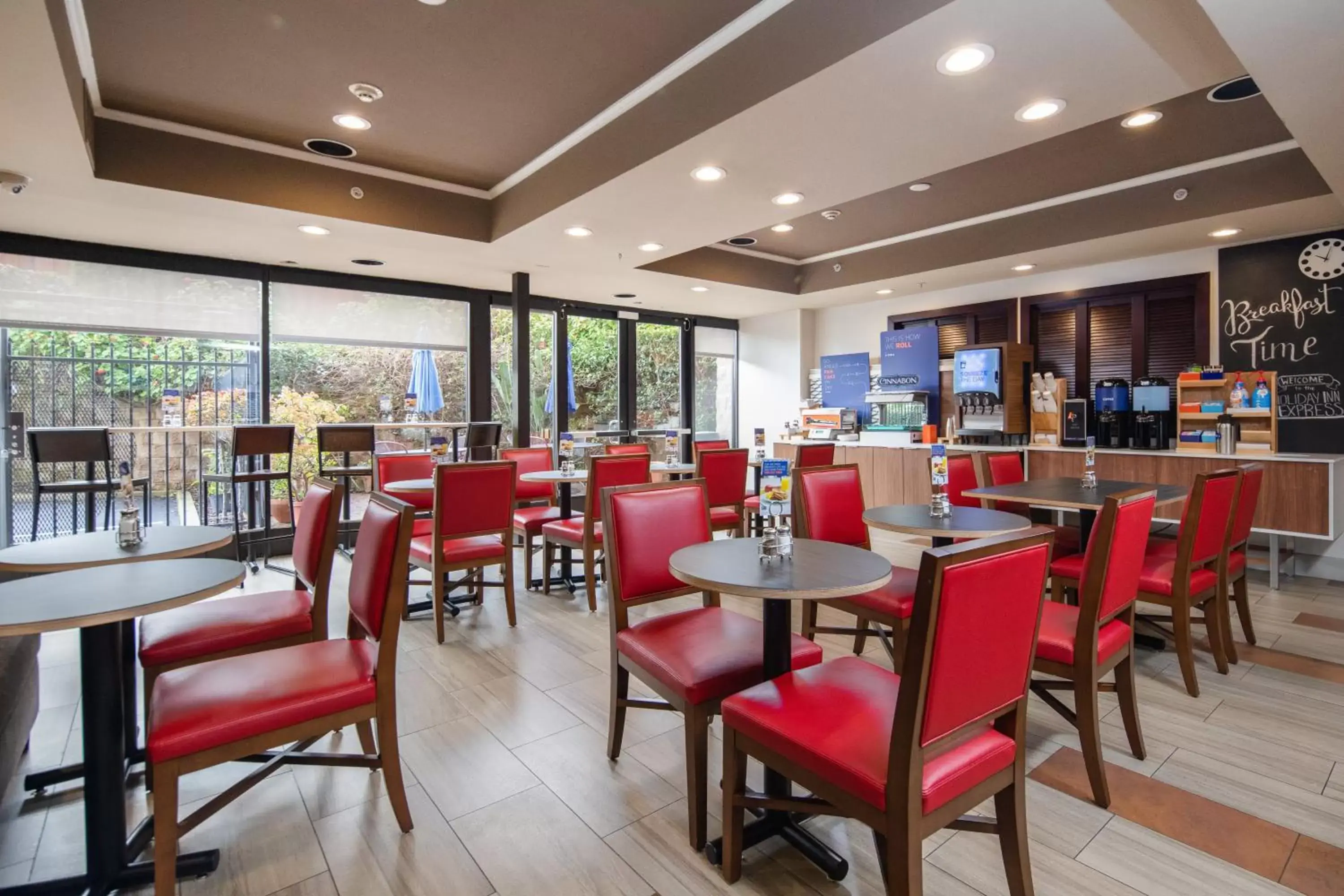 Breakfast, Restaurant/Places to Eat in Holiday Inn Express Castro Valley, an IHG Hotel