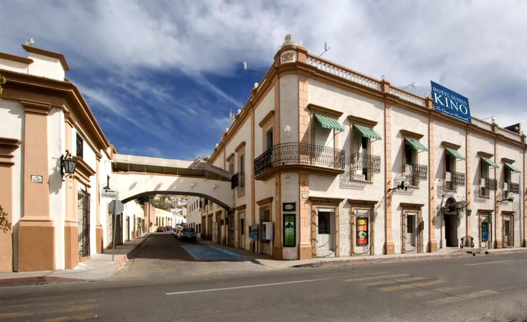 Facade/entrance, Property Building in Hotel Suites Kino