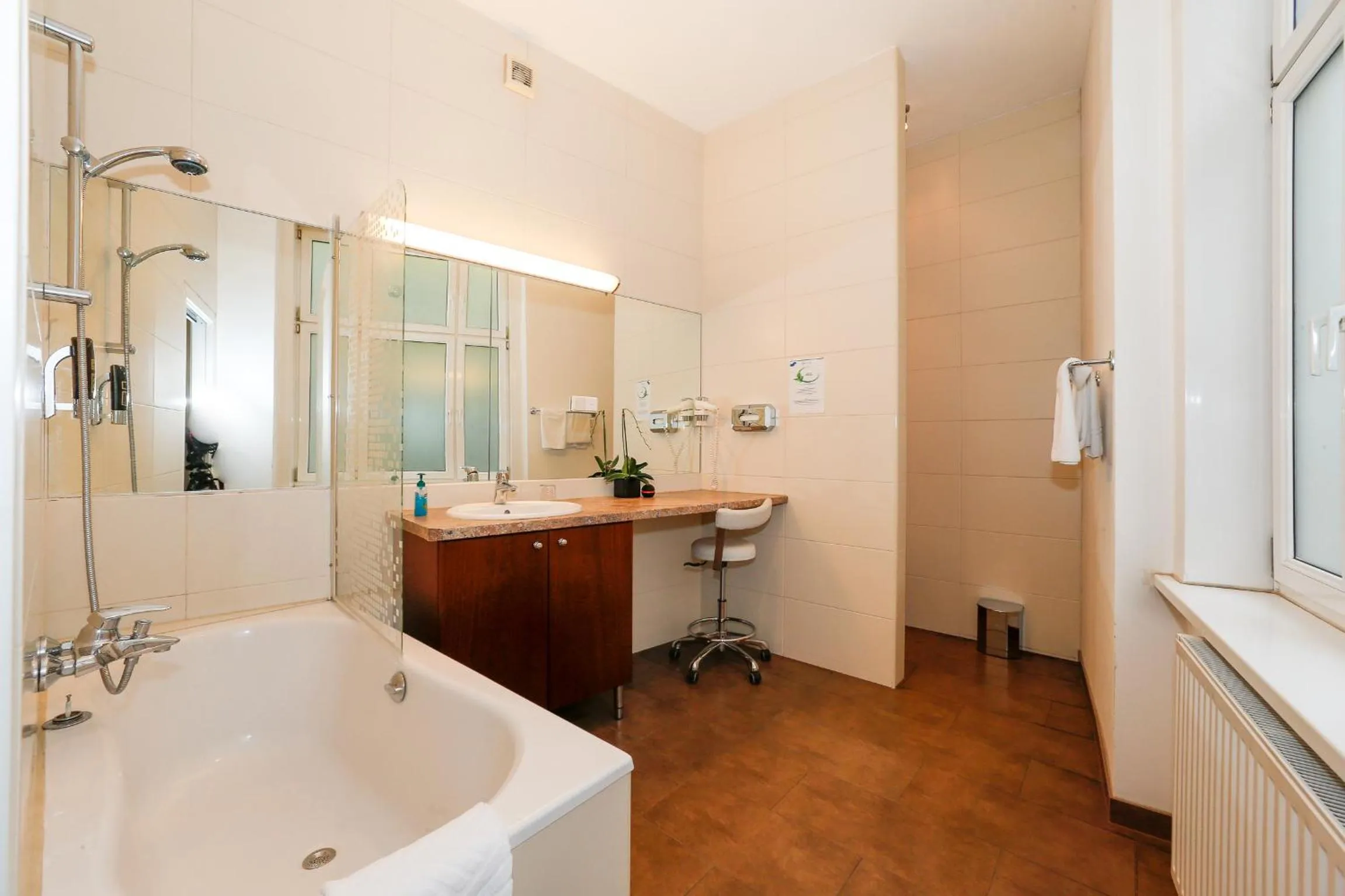 Bathroom in Timeout City Hotel, 5 min to city center, Self Check In