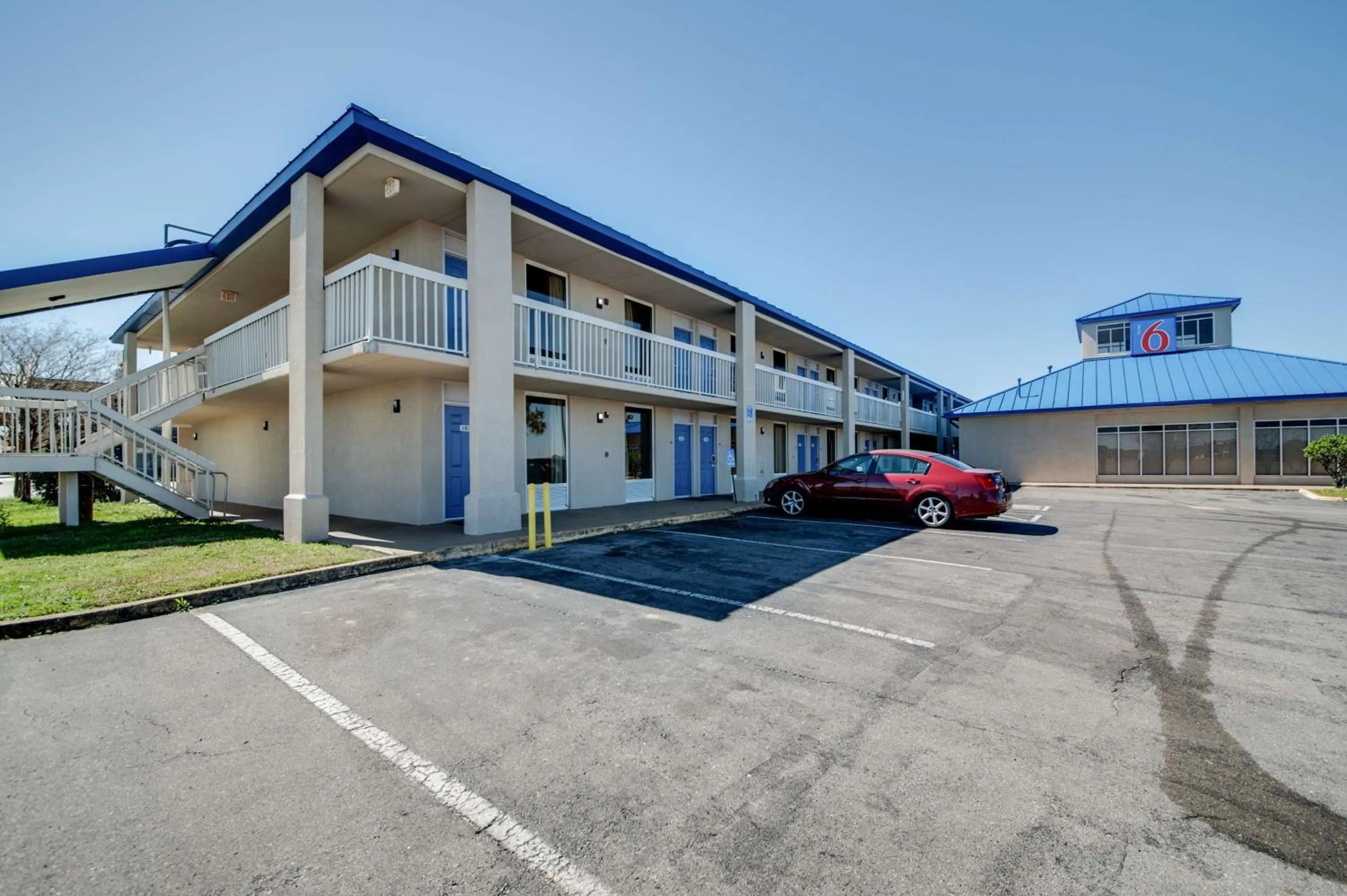 Property building in Motel 6-Jennings, LA