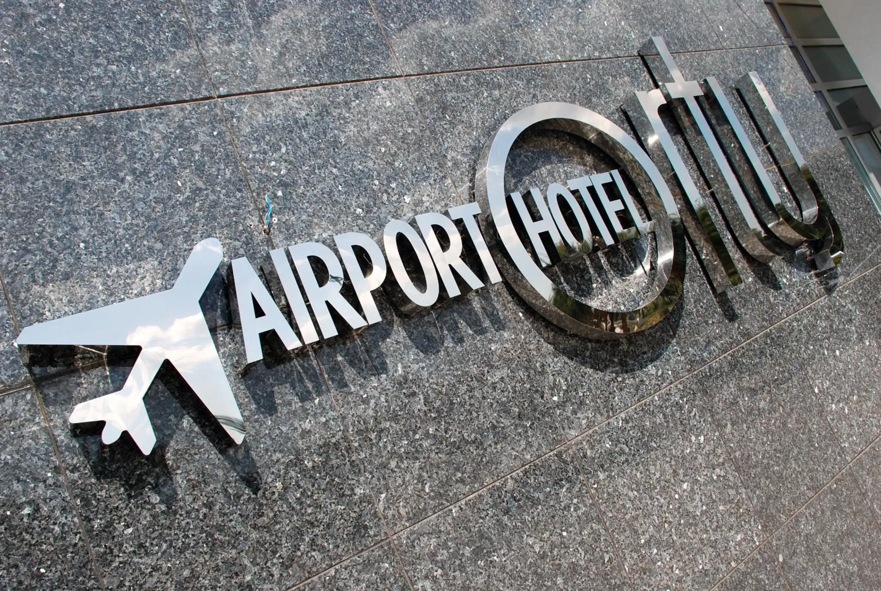 Logo/Certificate/Sign in Orty Airport Hotel