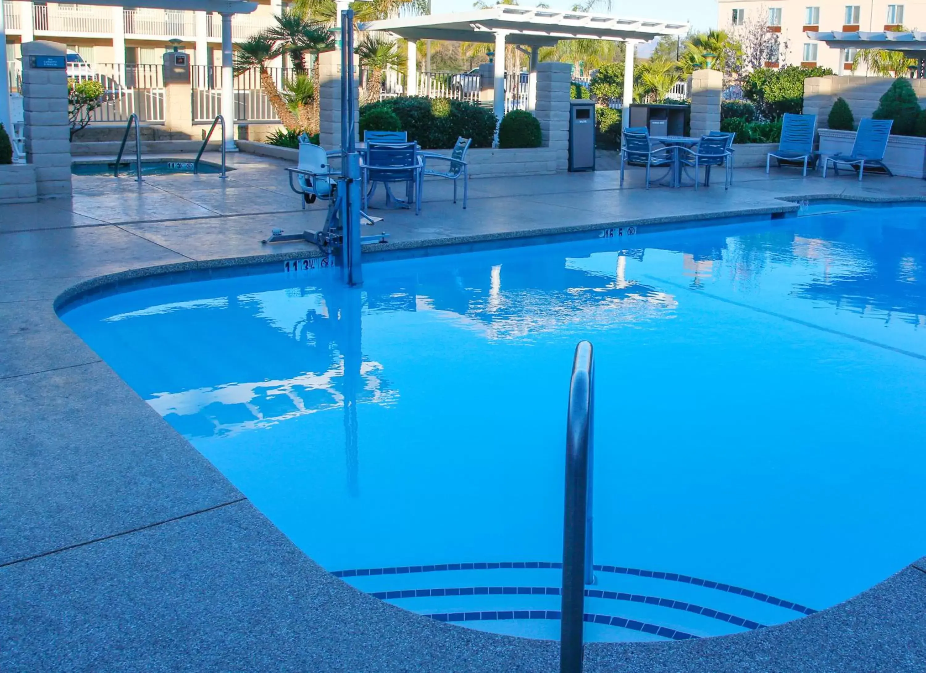 Swimming Pool in Best Western Plus Hilltop Inn