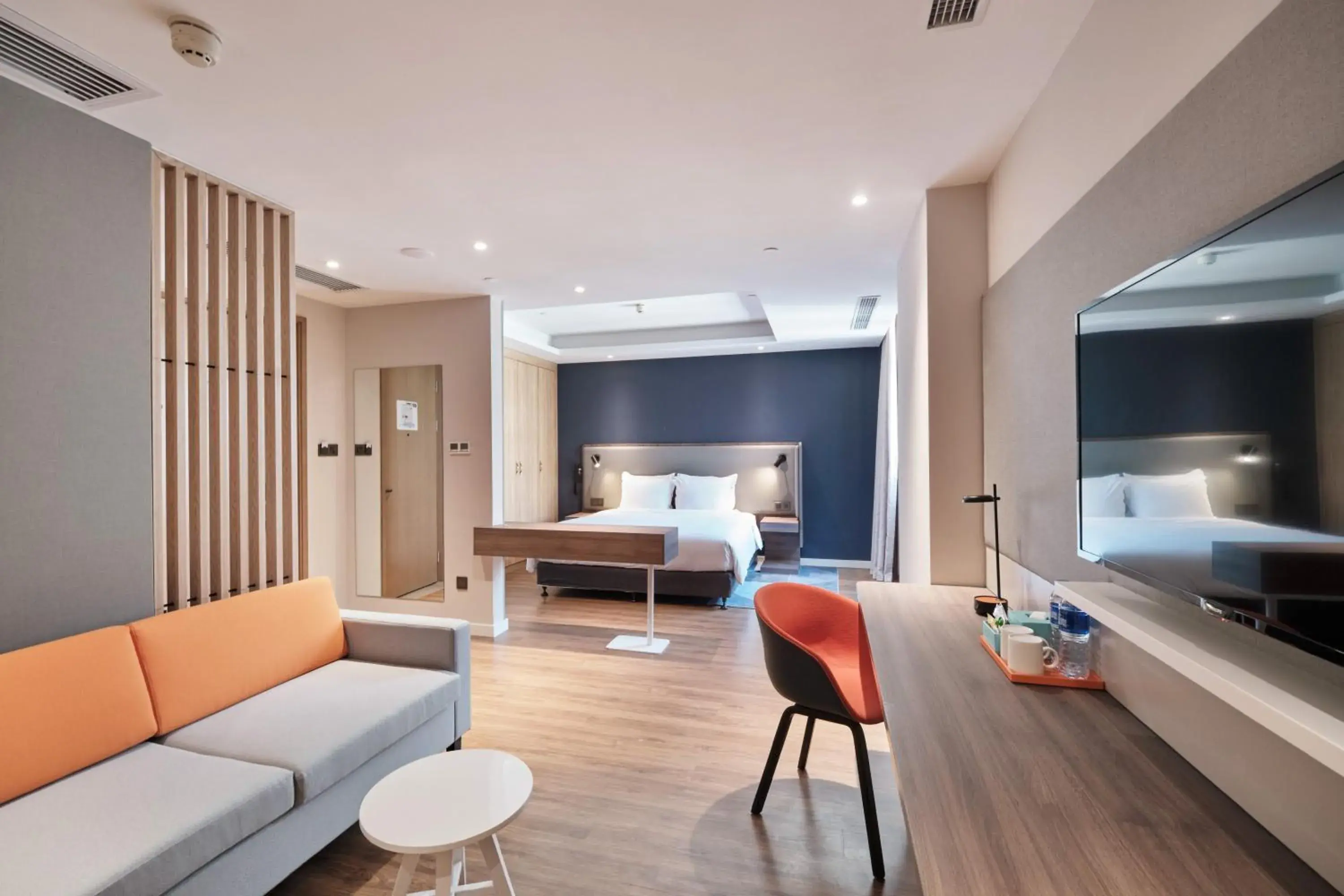 King Suite in Holiday Inn Express Shanghai Hongqiao North by IHG King Suite in Holiday Inn Express Shanghai Hongqiao North by IHG