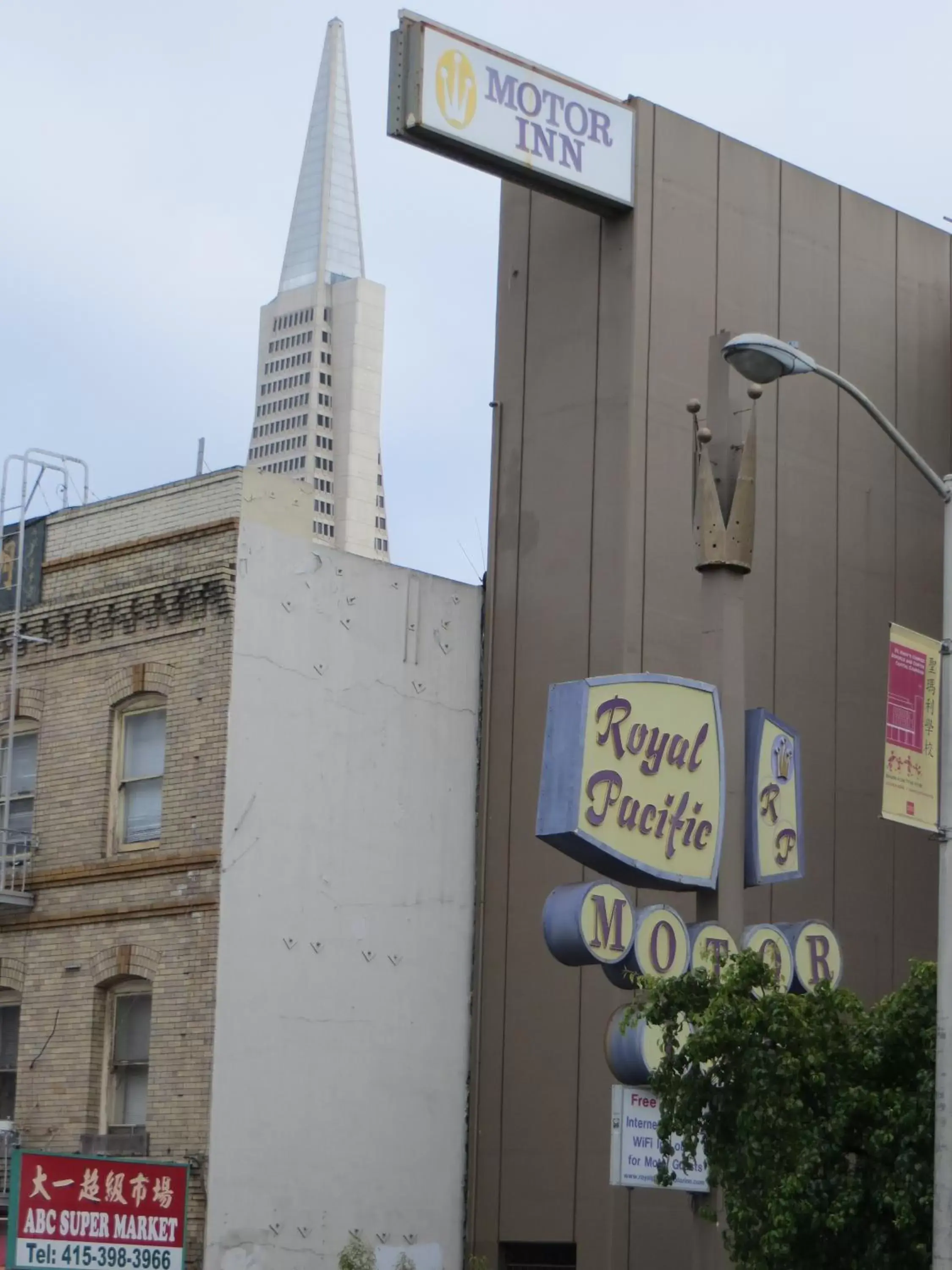 Area and facilities, Property Building in Royal Pacific Motor Inn