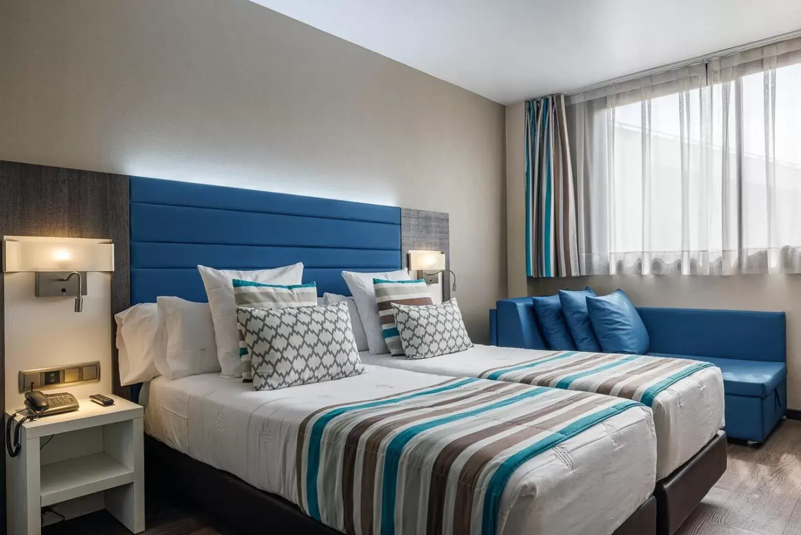 Superior Twin Room in Hotel Ronda Lesseps Superior Twin Room in Hotel Ronda Lesseps