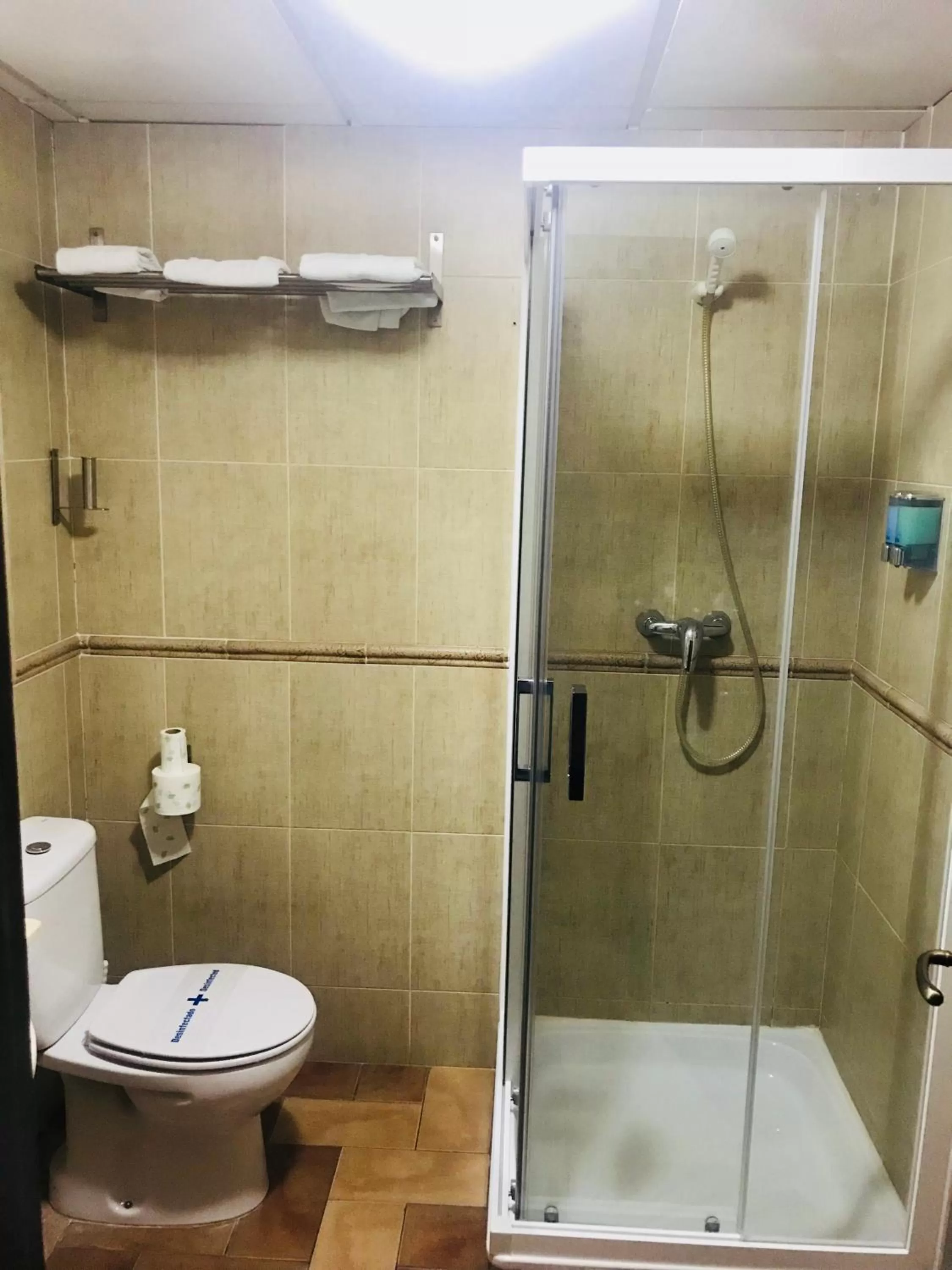 Bathroom in Hotel Cervantes