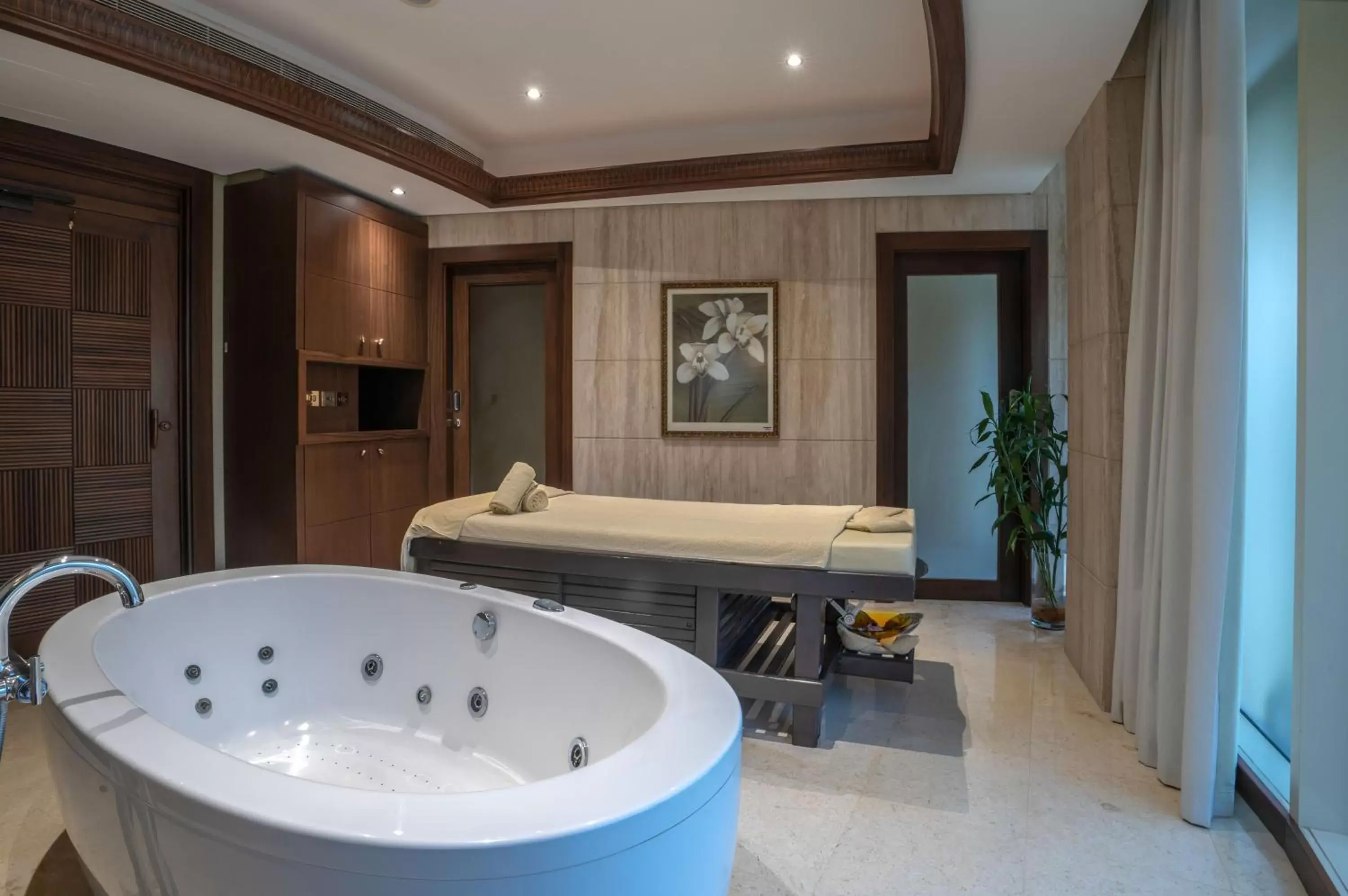 Spa and wellness centre/facilities in The Diplomat Radisson Blu Hotel Residence & Spa