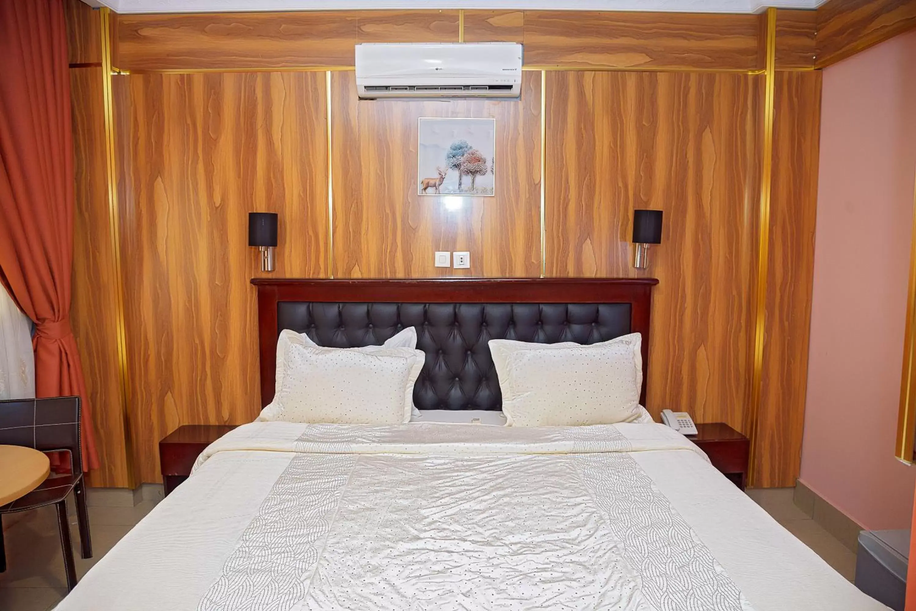 Standard Double Room in NOUBOU INTERNATIONAL HOTEL BONAPRISO Standard Double Room in NOUBOU INTERNATIONAL HOTEL BONAPRISO