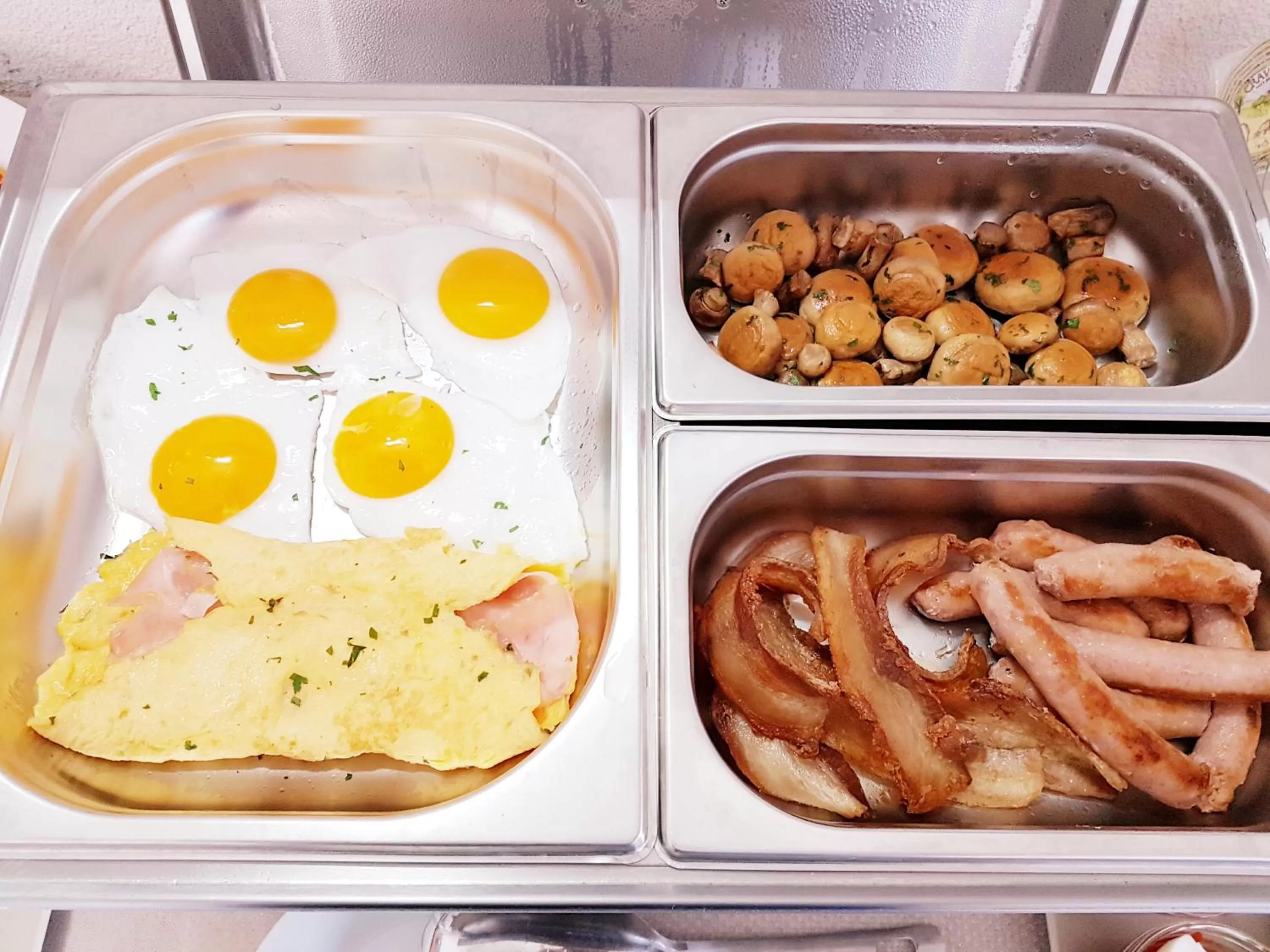 Breakfast in Villa Bellavista Alba, B&B