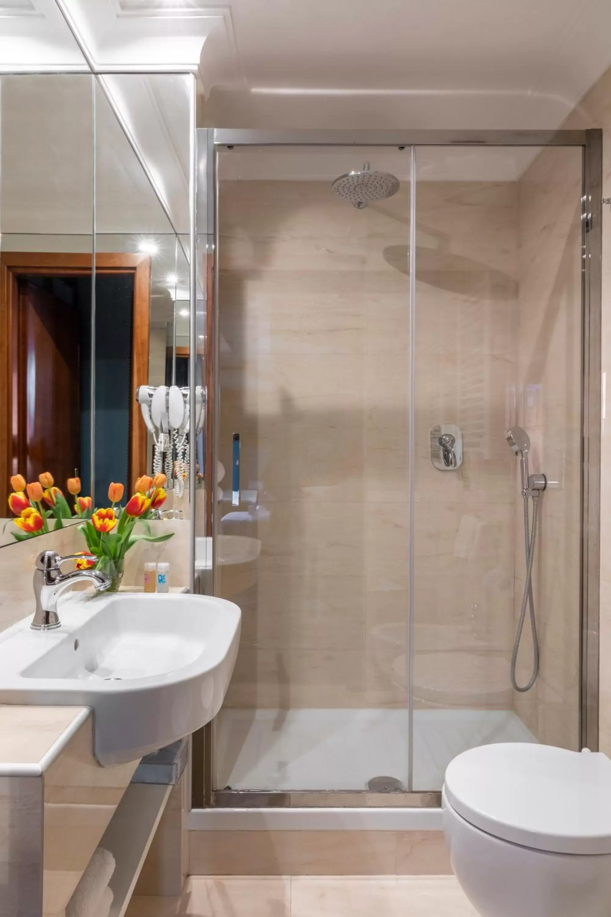 Bathroom in Hotel Scalinata Di Spagna