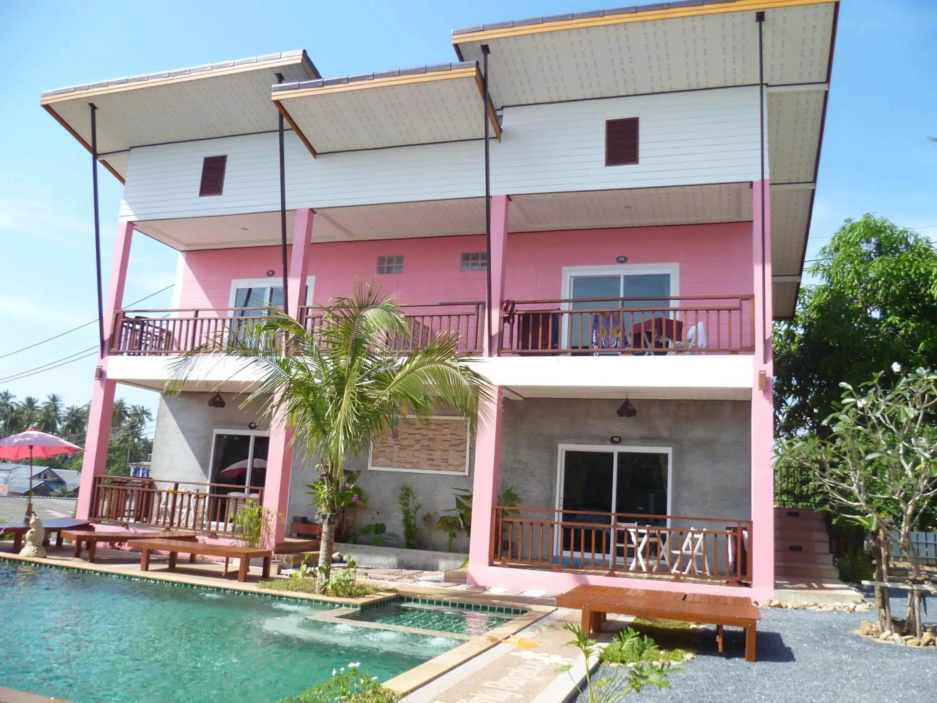 Property Building in Pinky Bungalow Resort - SHA Extra Plus