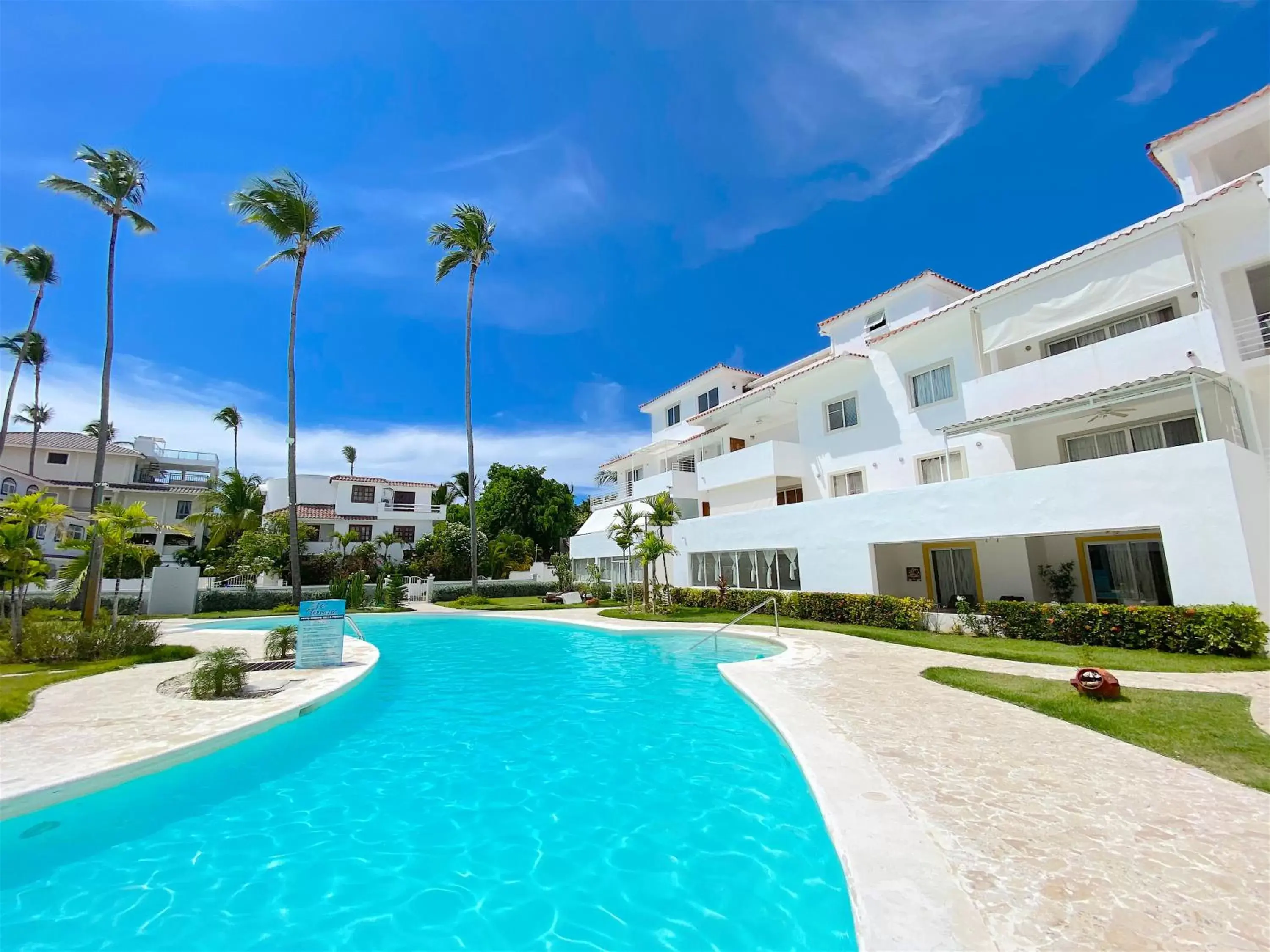 Deluxe Suite in LOS CORALES VILLAS and SUITES - BEACH CLUB, SPA, RESTAURANTS Deluxe Suite in LOS CORALES VILLAS and SUITES - BEACH CLUB, SPA, RESTAURANTS