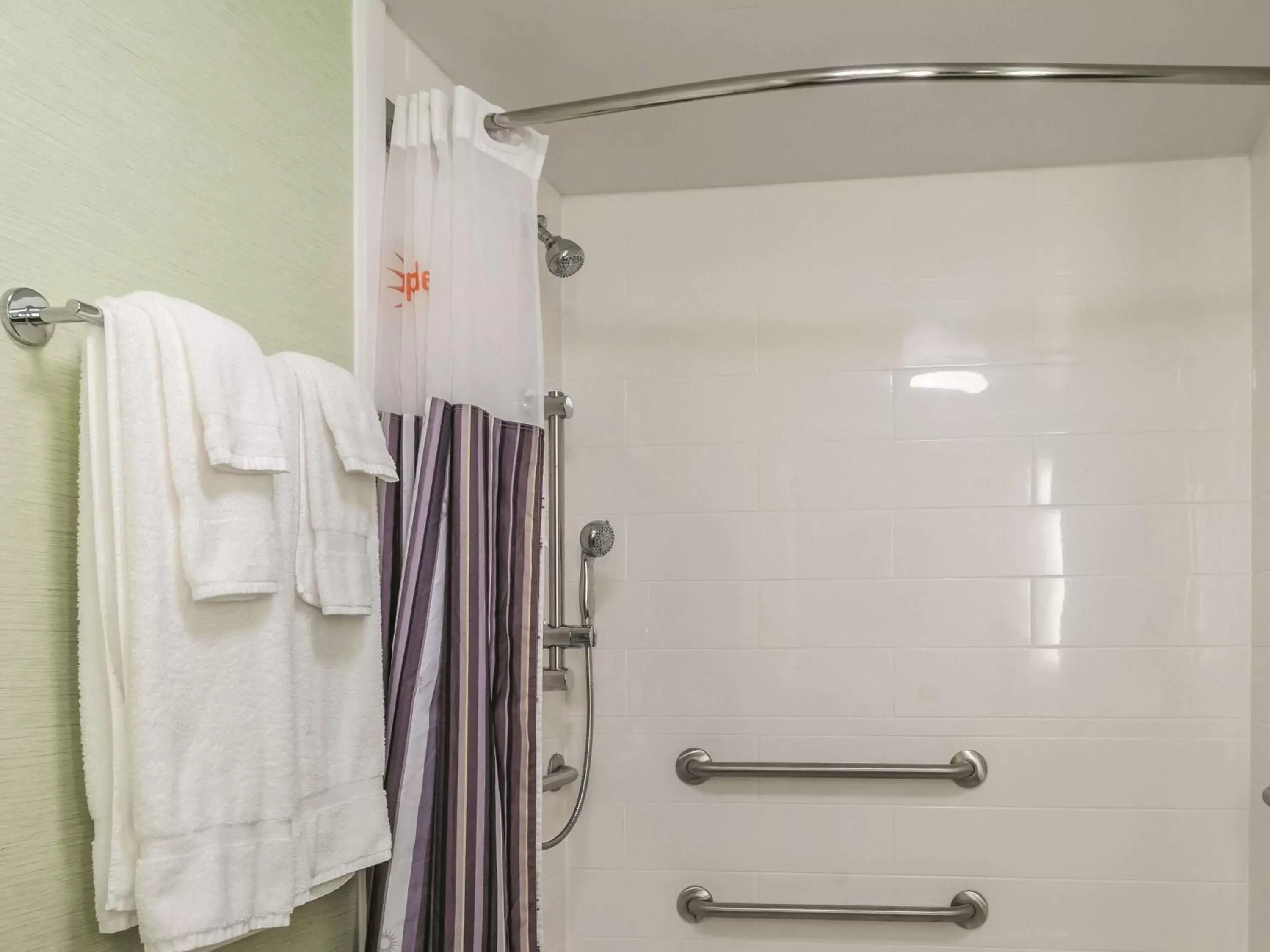 Photo of the whole room, Bathroom in La Quinta by Wyndham New Orleans Downtown