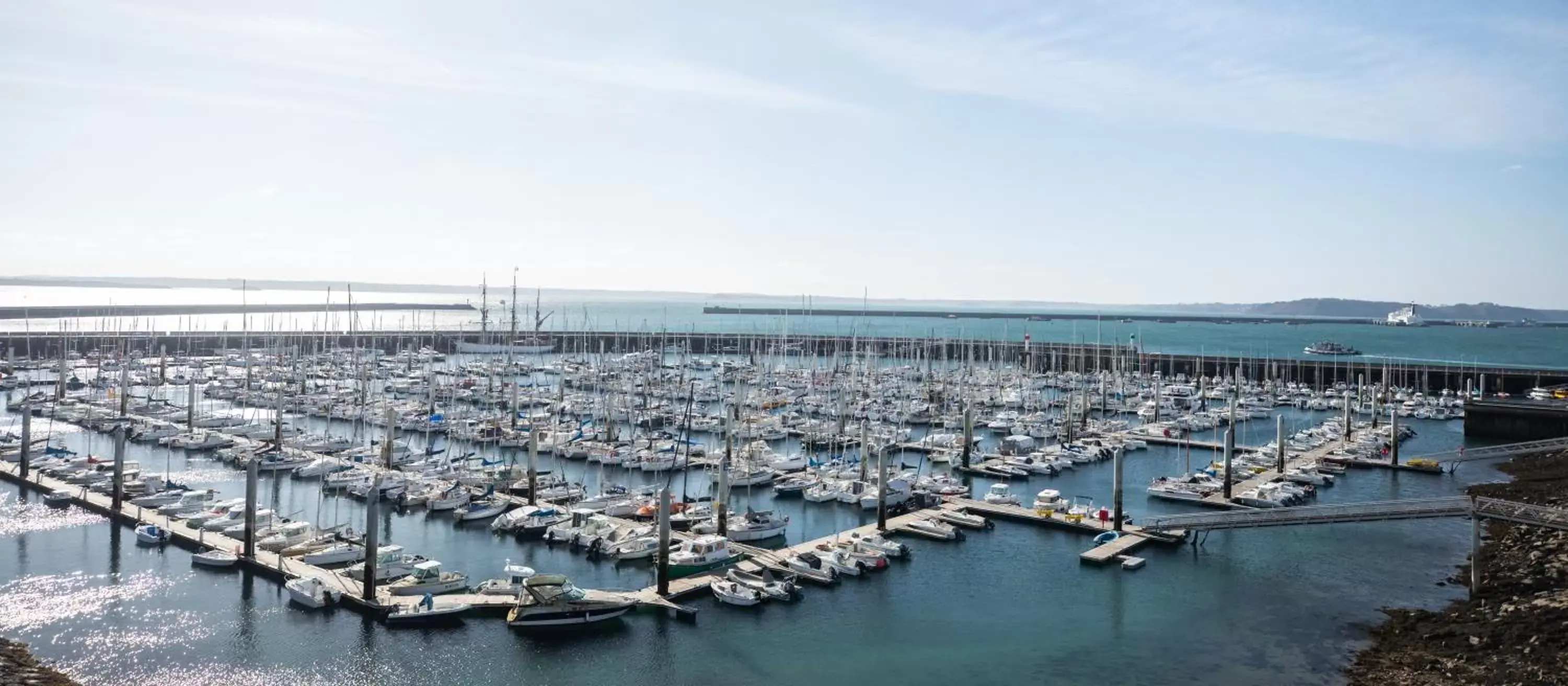 Sea view in Le Barracuda & Spa, Centre Port, pieds dans l'eau, vue mer