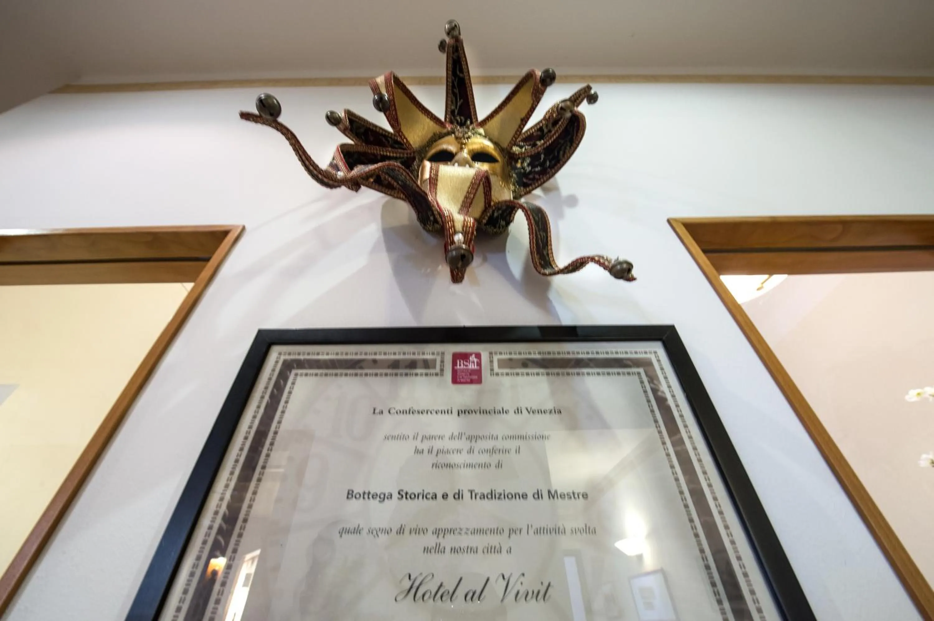 Logo/Certificate/Sign in Hotel Vivit ***S