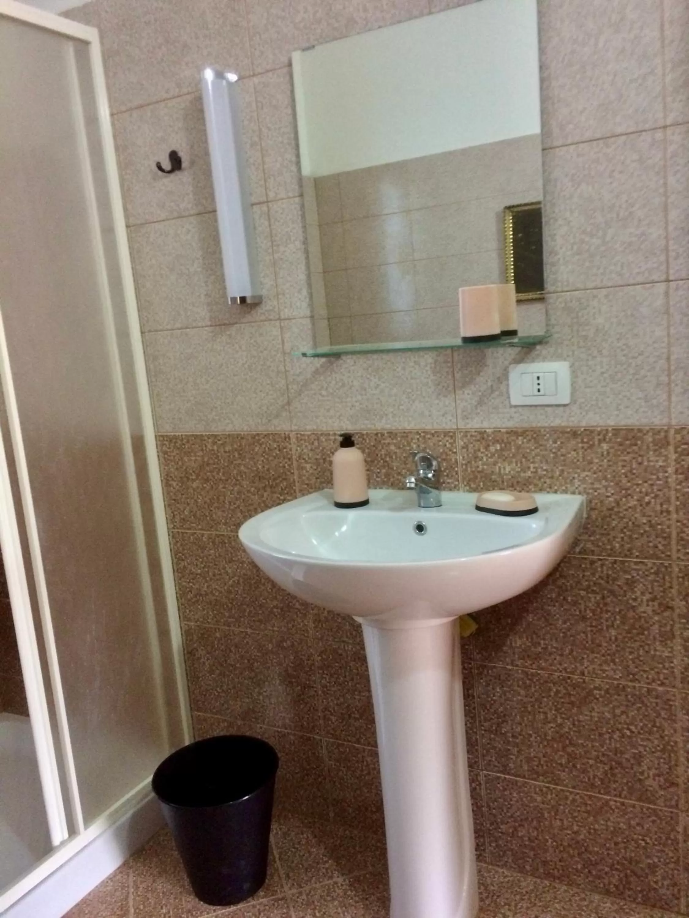 Bathroom in Guesthouse Villa Rosa Berat