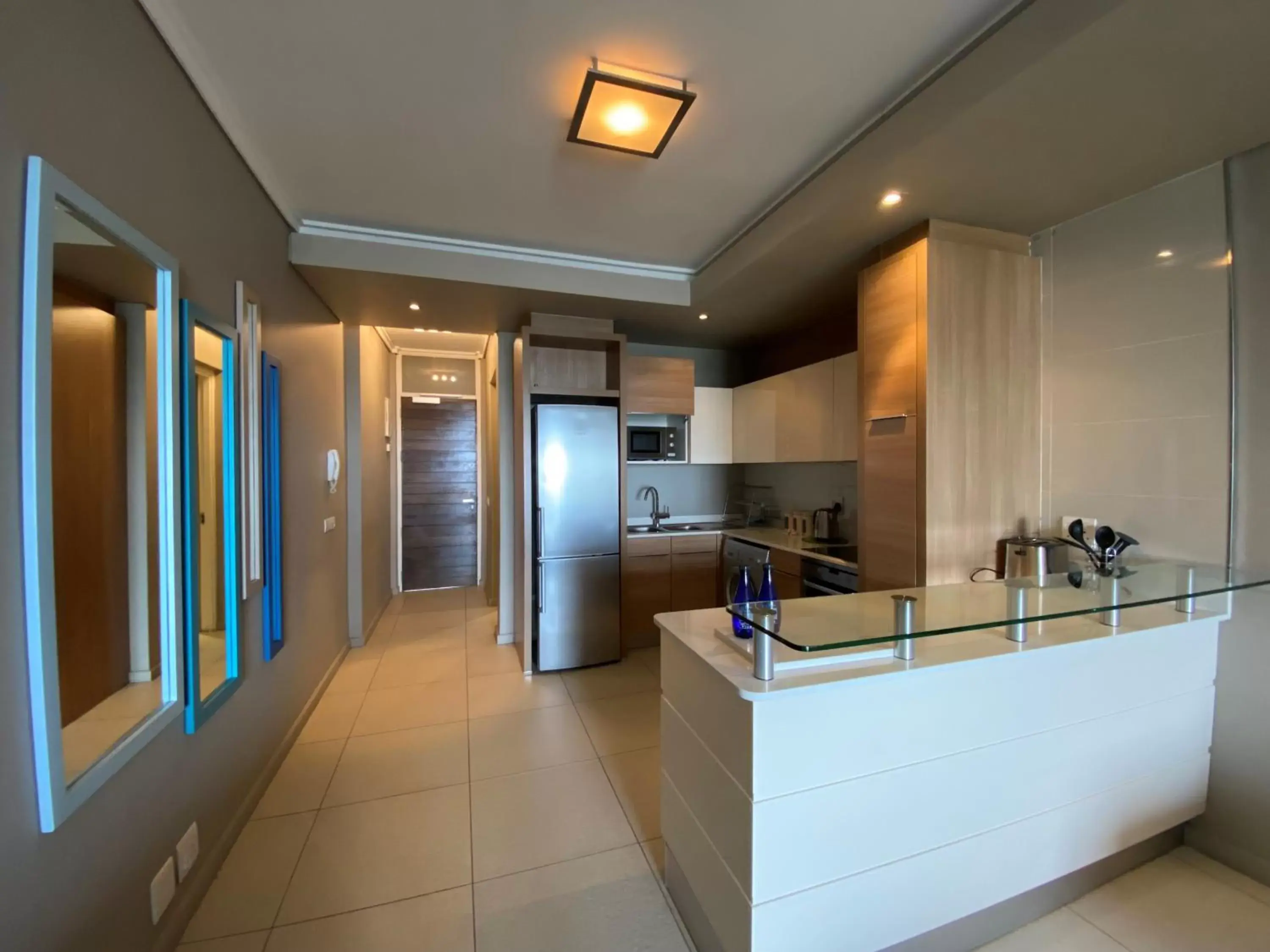 Kitchen or kitchenette, Kitchen/Kitchenette in The Residences at Crystal Towers