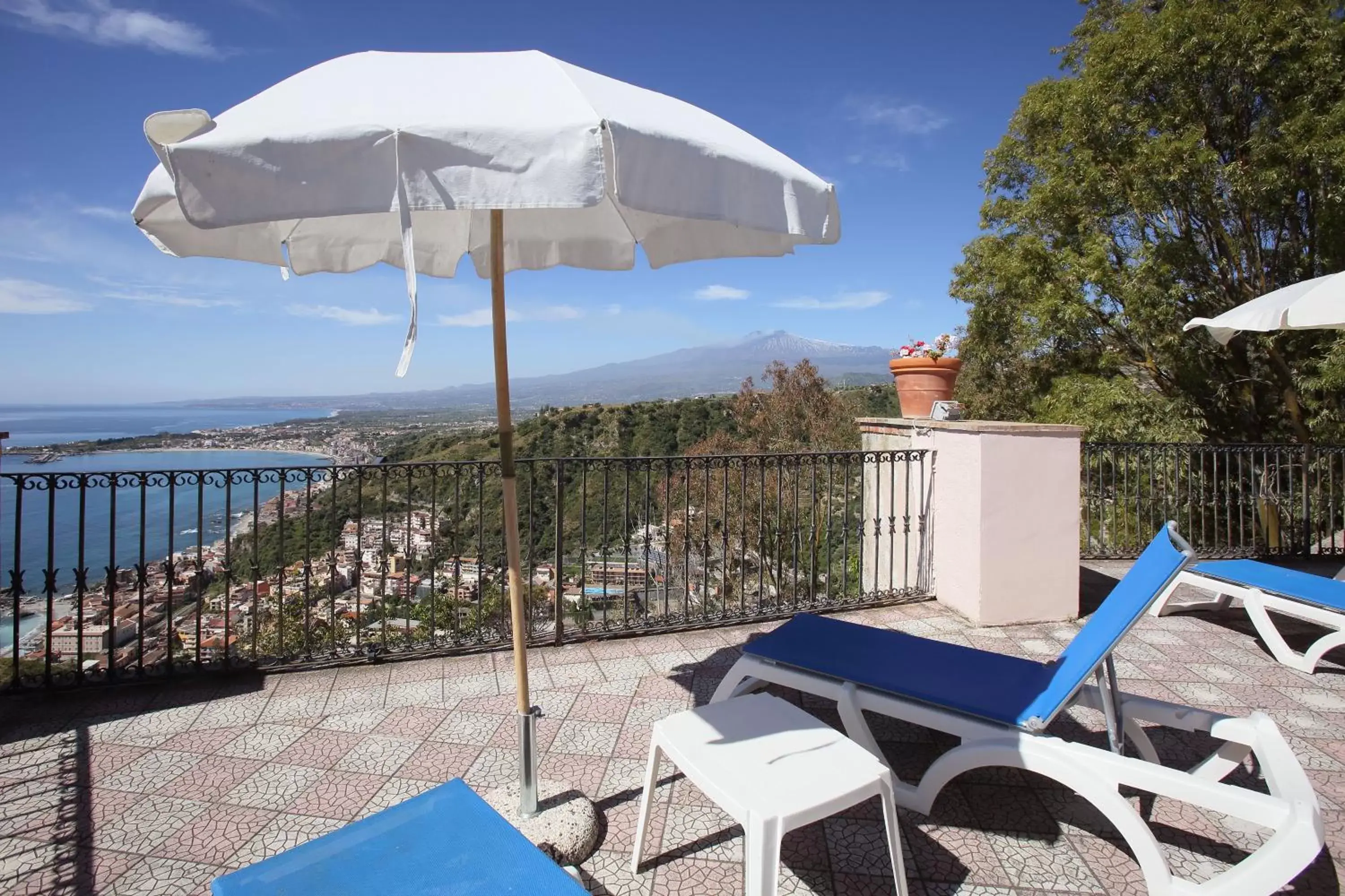 Balcony/Terrace in Excelsior Palace Hotel